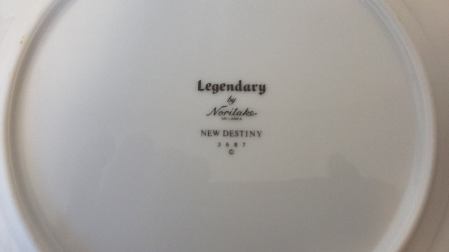 18 Piece Part Noritake New Destiny Legendary Bone China Dinner Service Flowers.