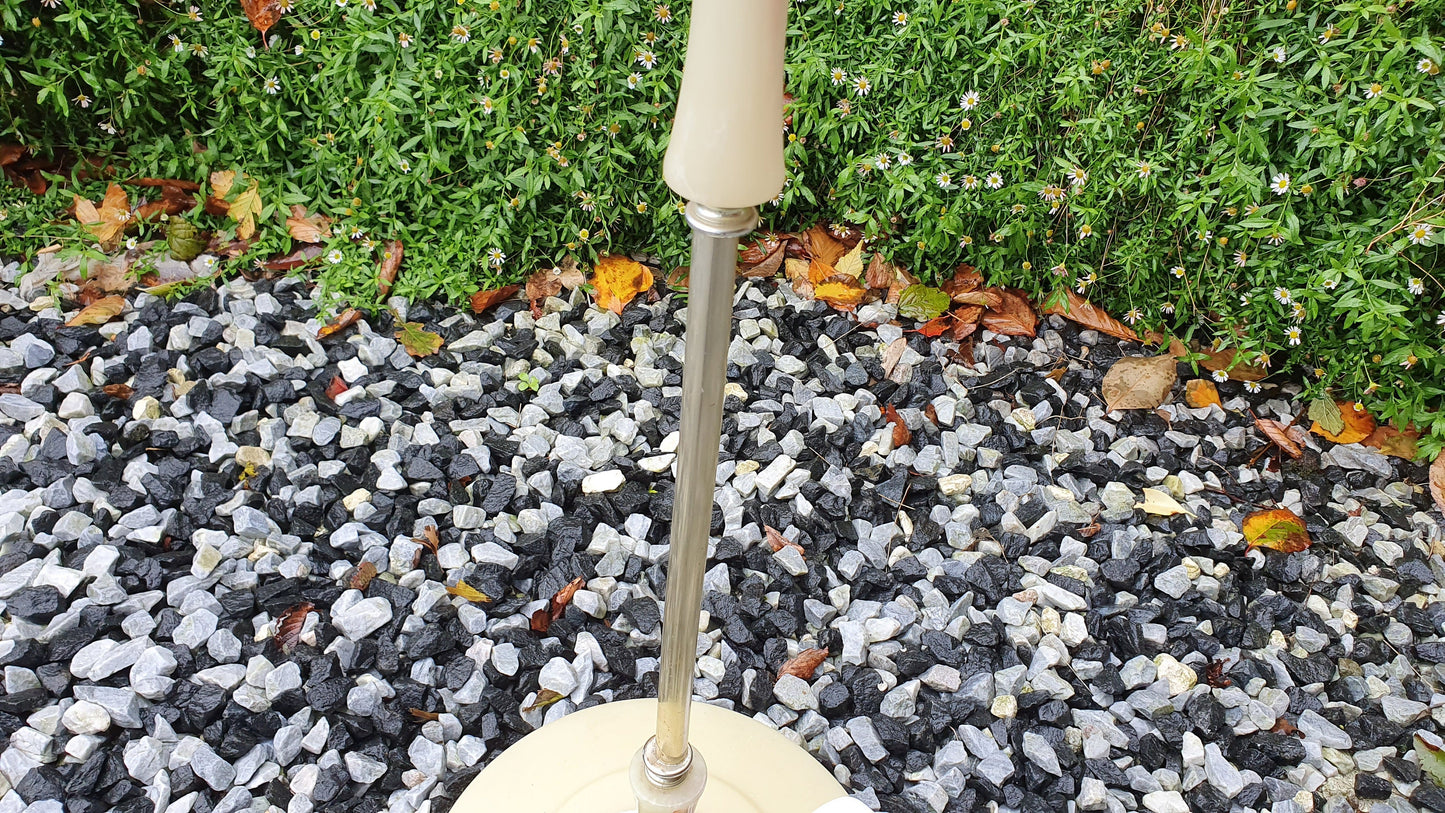 Working Vintage Retro Kitsch Onyx and Composite Onyx Effect 70’s Standard Lamp