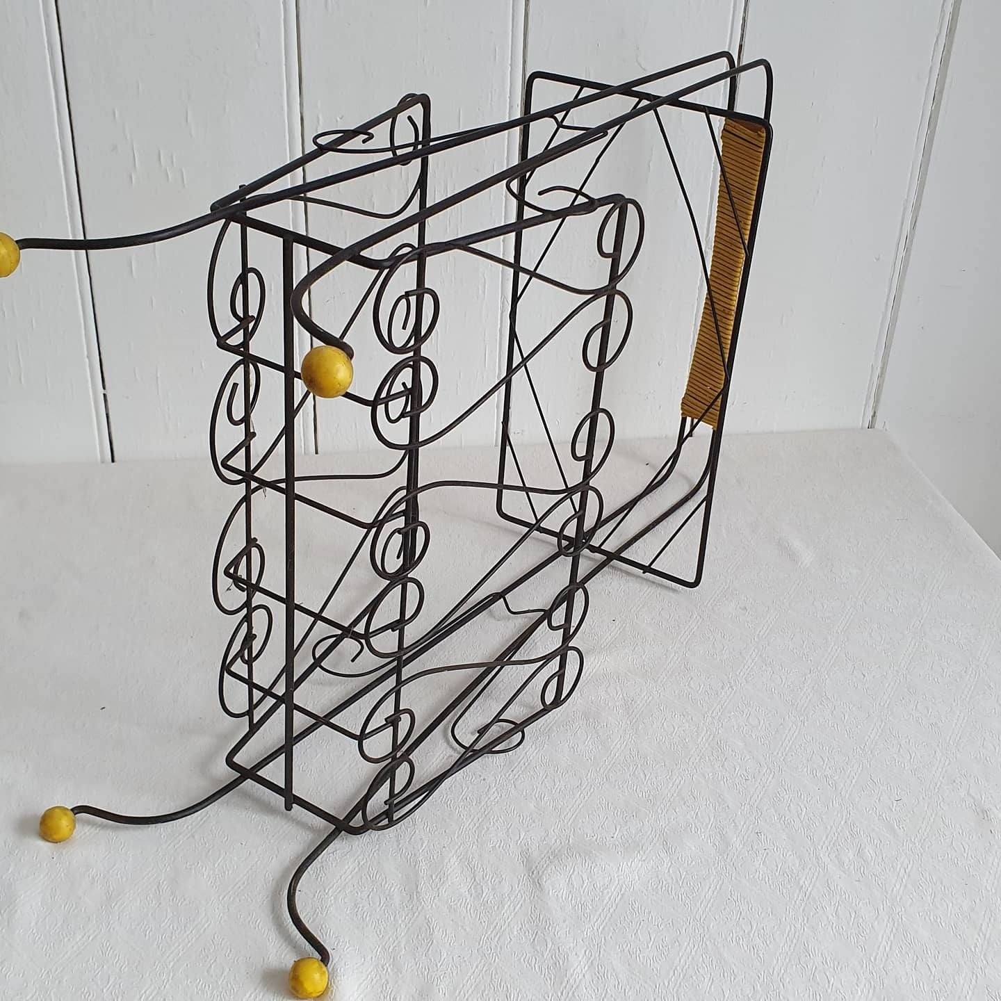 Classic Decorative 50’s Retro Large Magazine Rack (2 ft tall) Atomic Feet