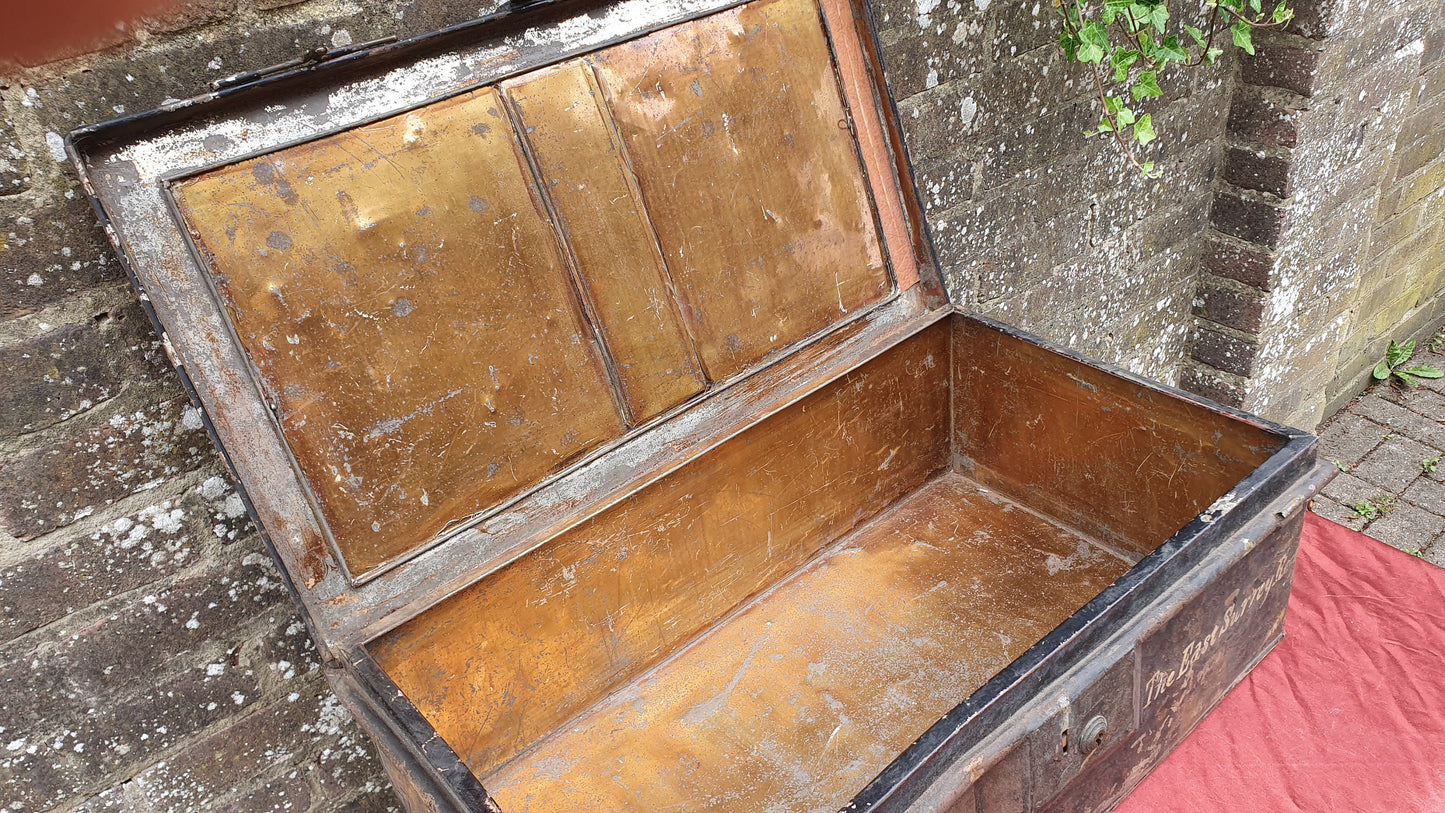 Rare Vintage Military Medical Uniform Storage Carrier TV Drama Shop Prop Coffee Table Major James Grierson