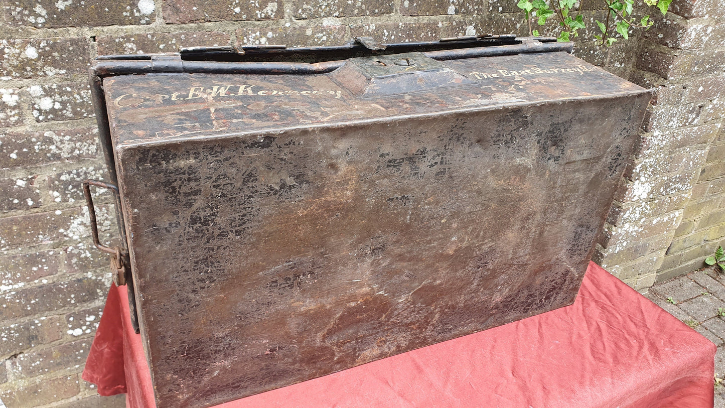 Rare Vintage Military Medical Uniform Storage Carrier TV Drama Shop Prop Coffee Table Major James Grierson