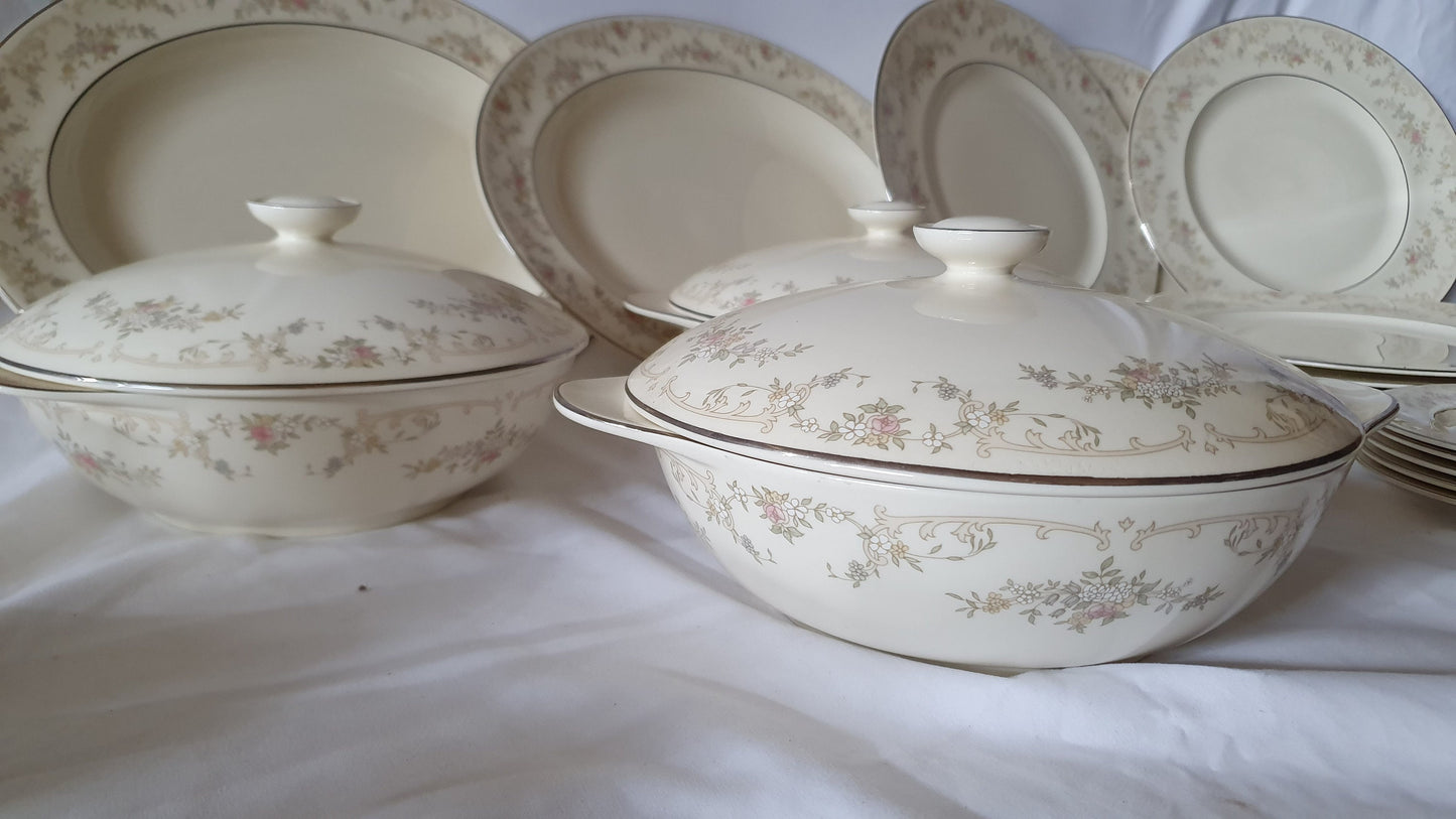 Top Quality Royal Doulton Diana Part Dinner Service. C1981 Retro