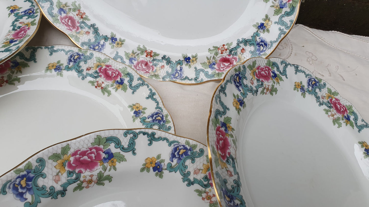 Quality Royal Doulton Floradora Dinner and Tea Service Booths 1981.