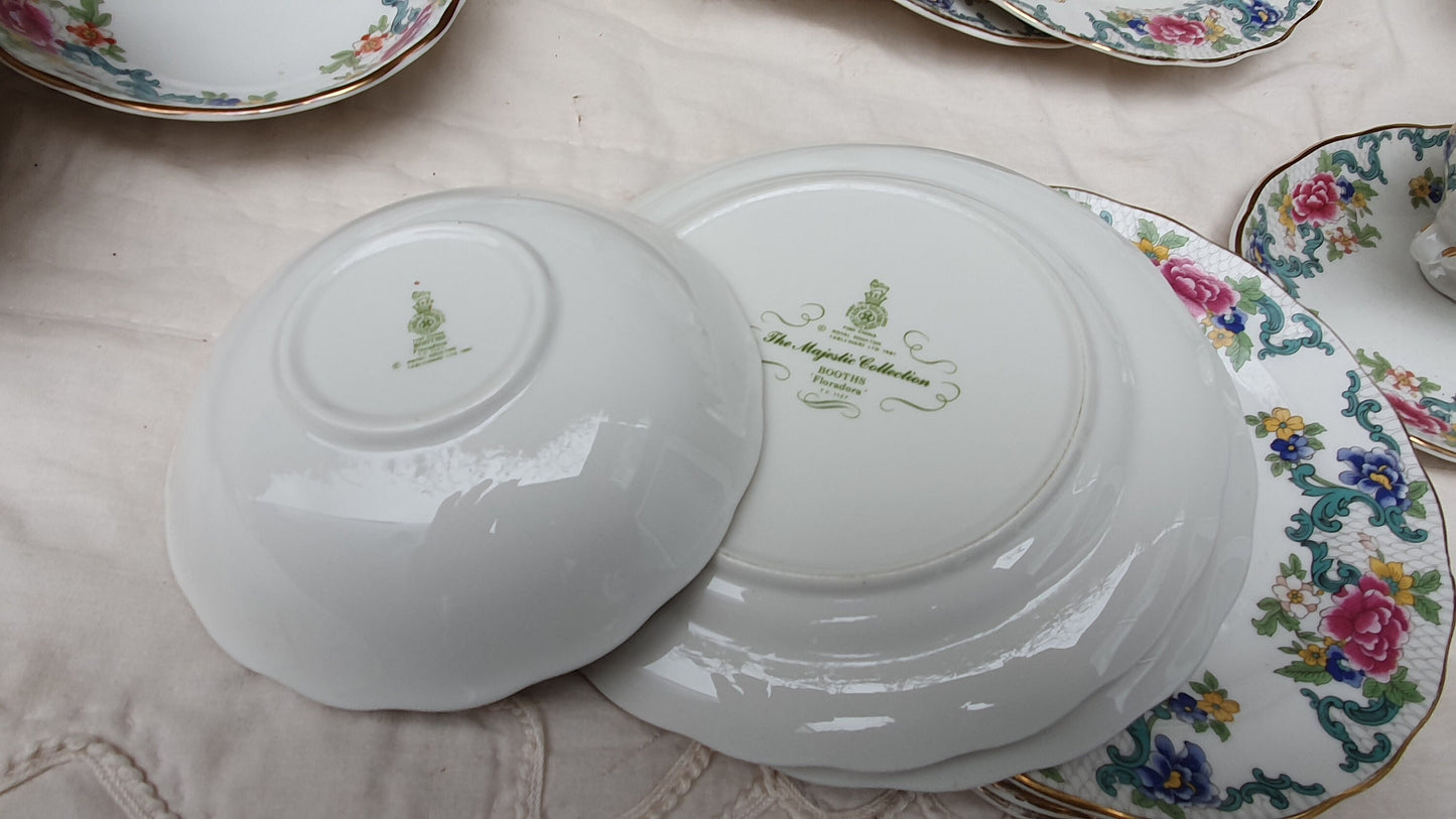 Quality Royal Doulton Floradora Dinner and Tea Service Booths 1981.