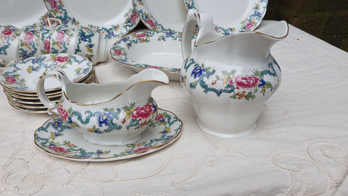 Quality Royal Doulton Floradora Dinner and Tea Service Booths 1981.