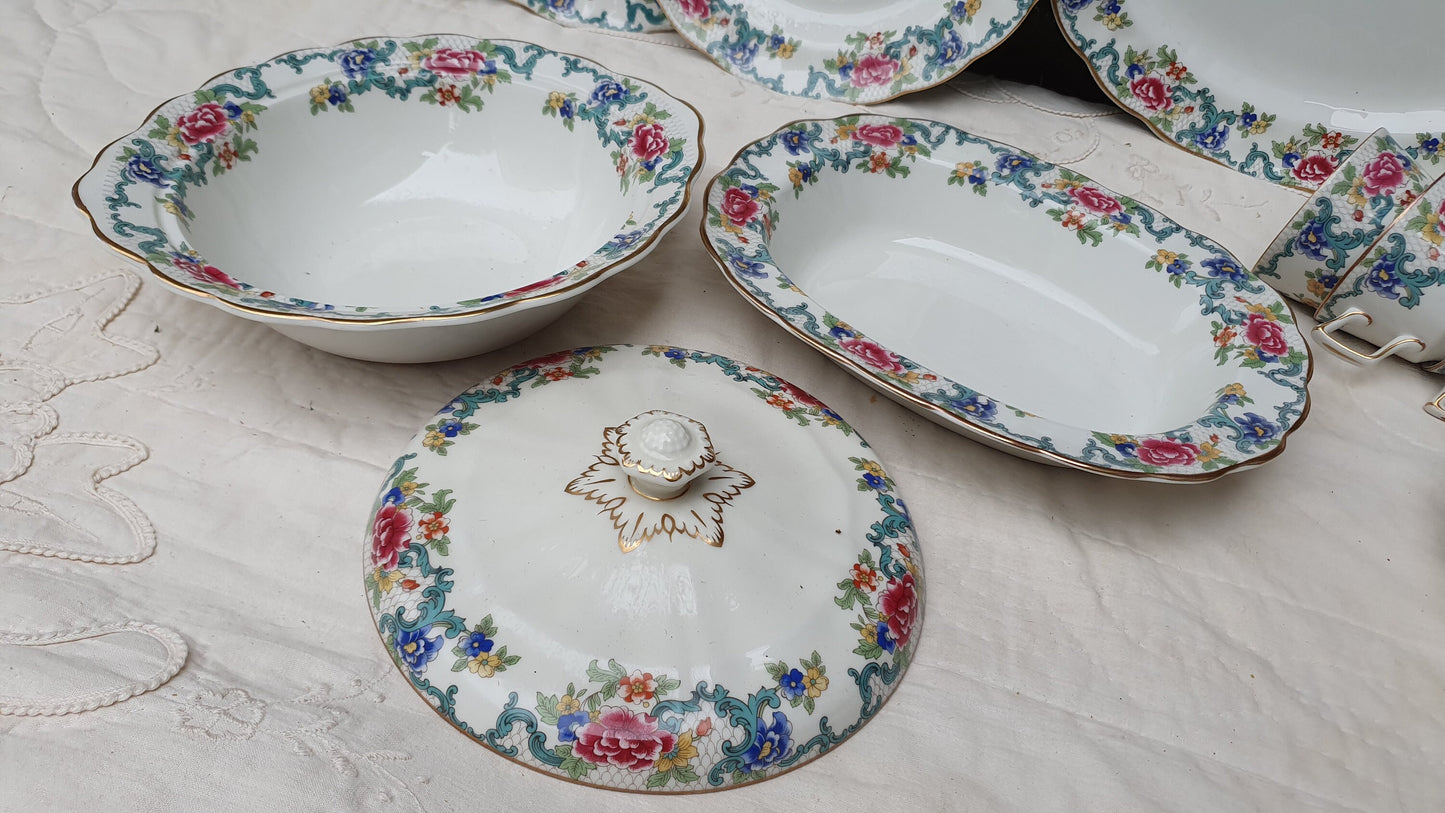 Quality Royal Doulton Floradora Dinner and Tea Service Booths 1981.