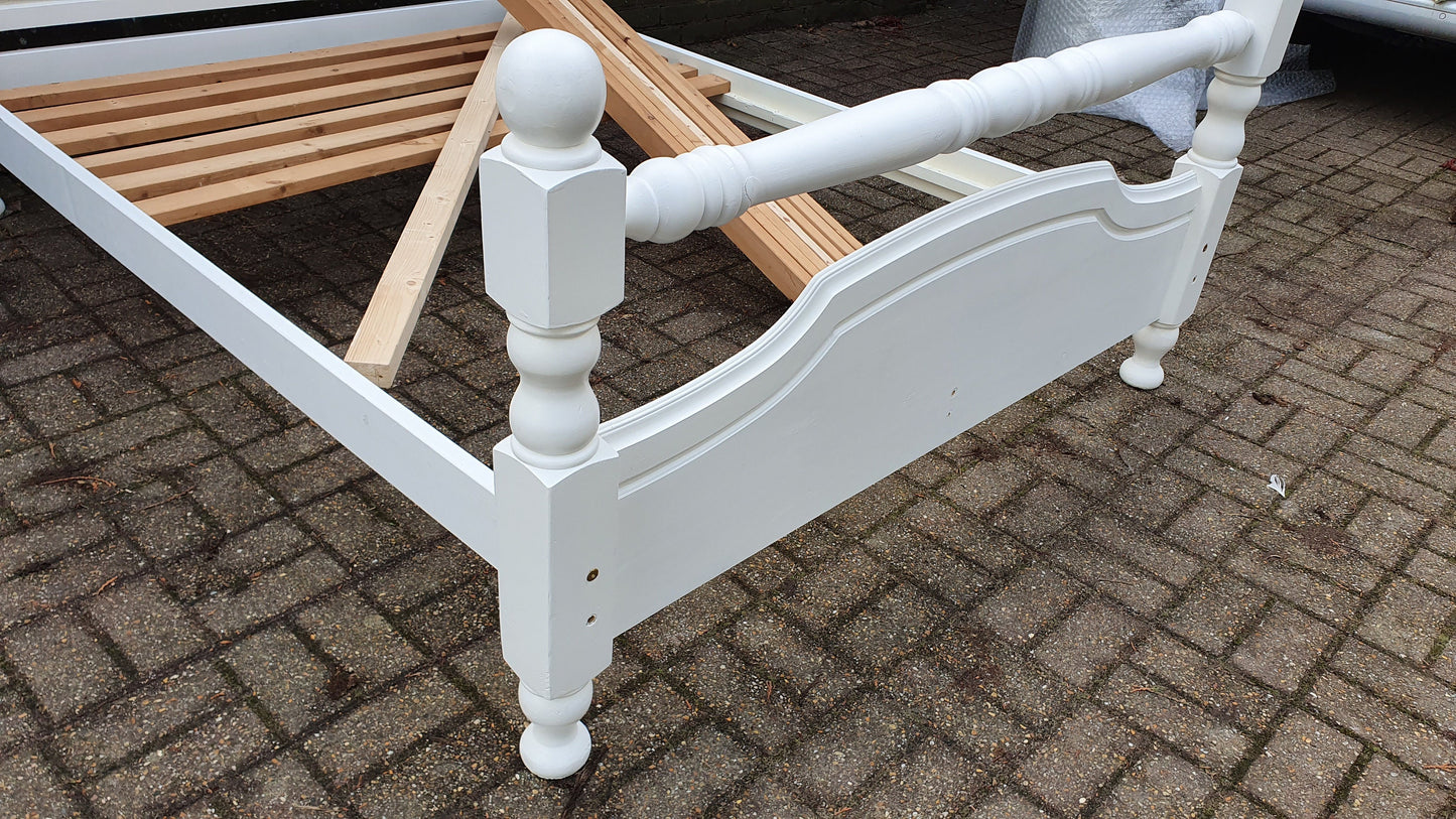 Splendid Hand Painted 4 ft 6 Double Bed Frame in Farrow and Ball. With Slats.