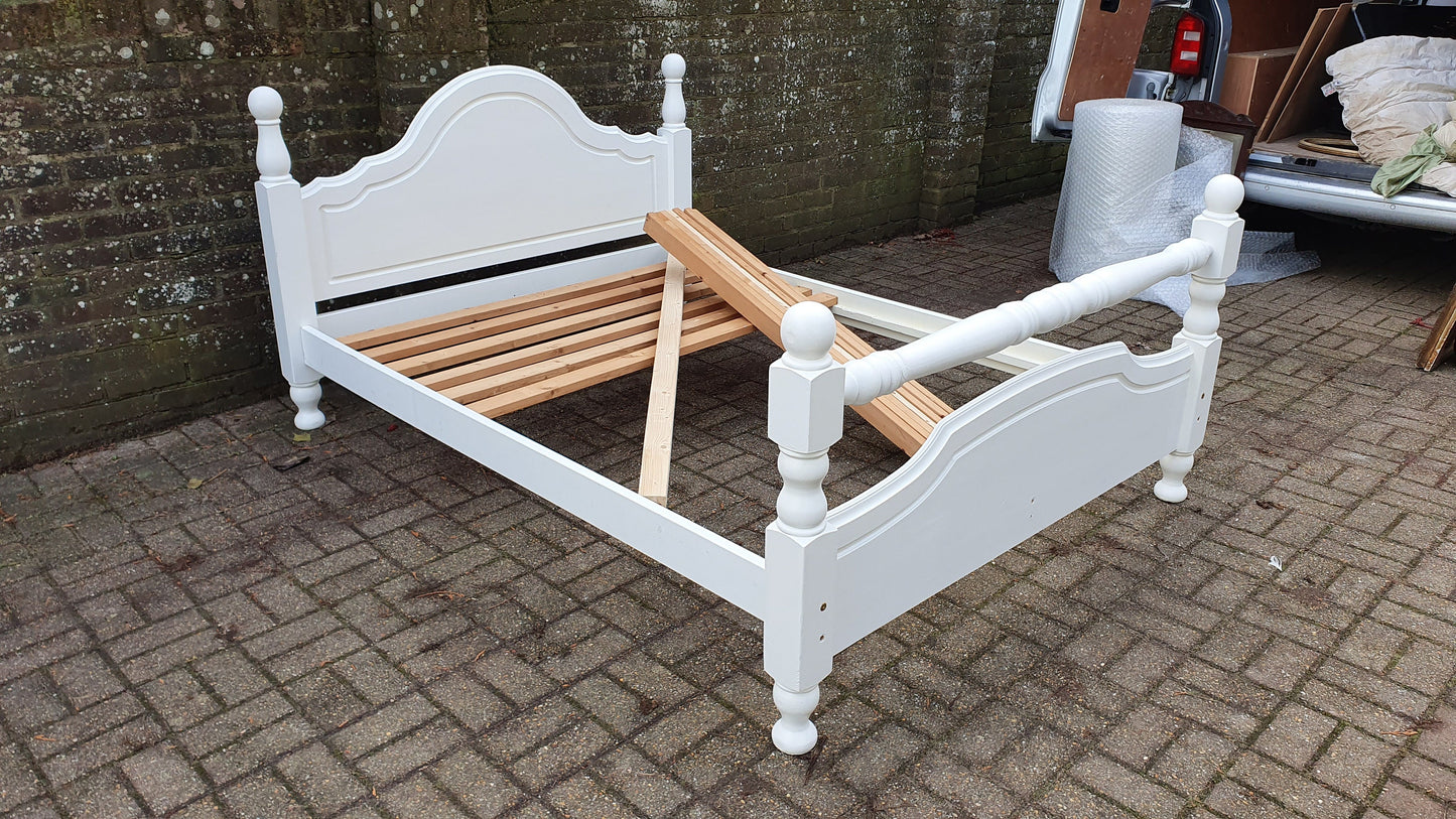 Splendid Hand Painted 4 ft 6 Double Bed Frame in Farrow and Ball. With Slats.