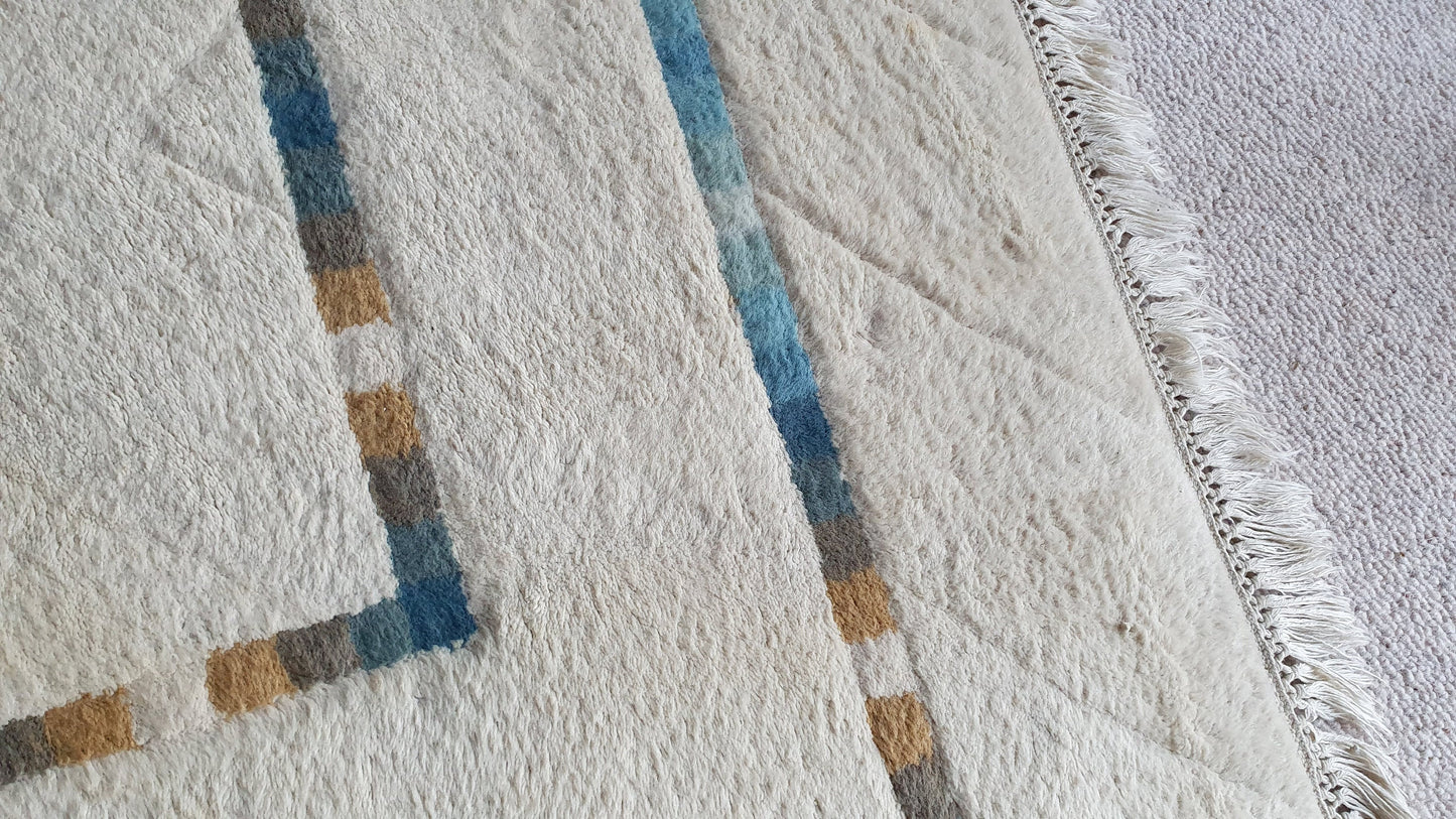 Large Thick Wool Heavy Quality Cream Decorated Rug ‘Imperial Jewel’