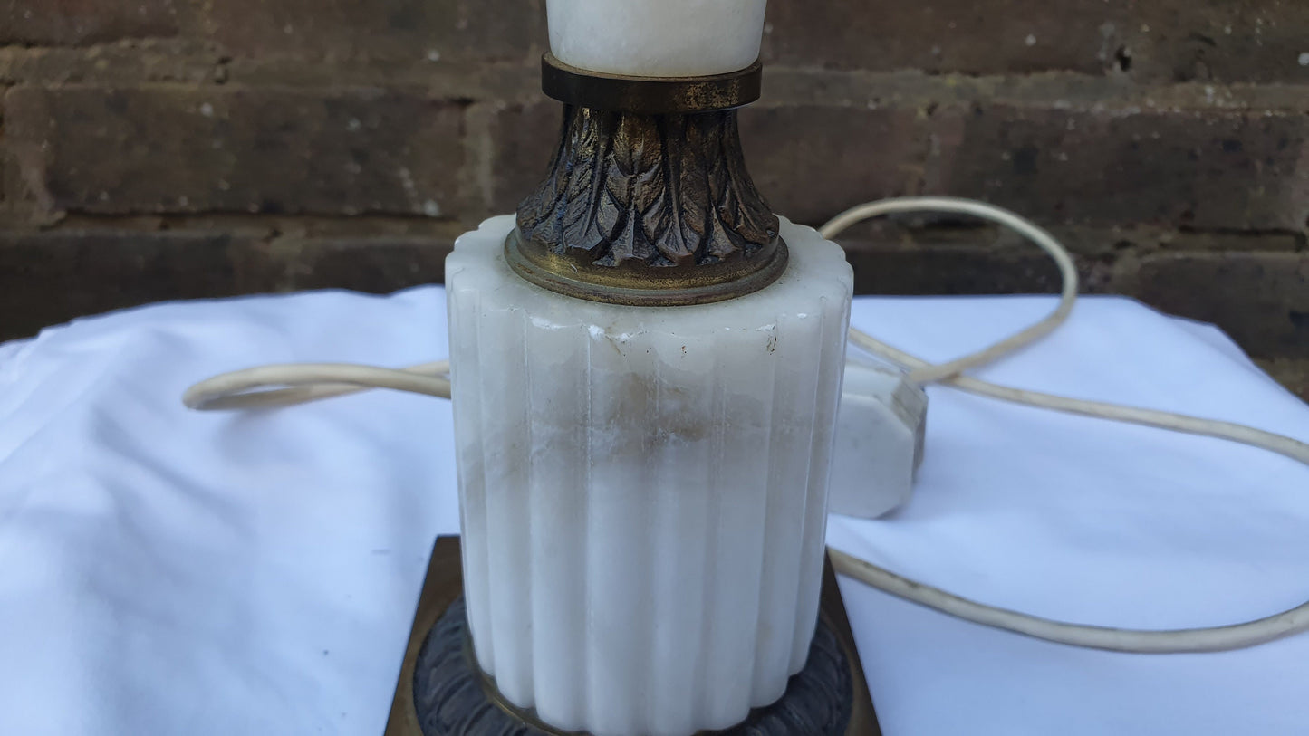 Vintage White Retro Working Onyx and Brass Table Lamp. Working.