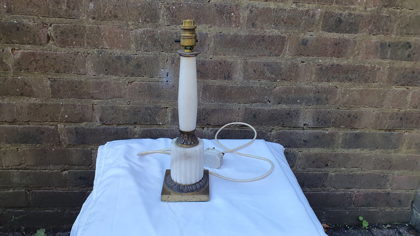 Vintage White Retro Working Onyx and Brass Table Lamp. Working.