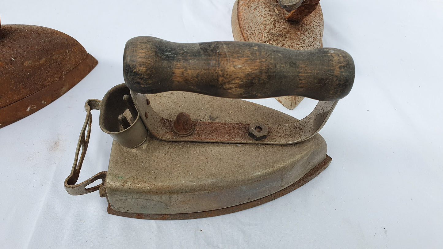 3 Vintage Electric Irons Heavy Metal Housekeeping Stage TV Drame Props Shop Display