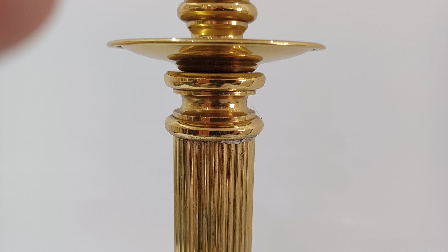 Vintage Fluted Brass Table Lamp Working.