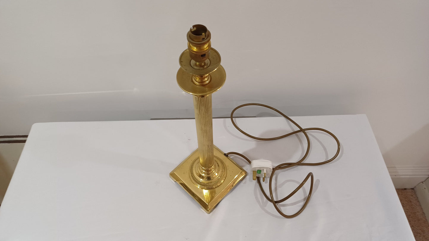 Vintage Fluted Brass Table Lamp Working.