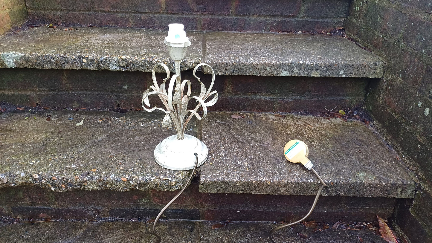 Country Style Shabby Chic Metal Lamp (28cm tall) - working with glass shade
