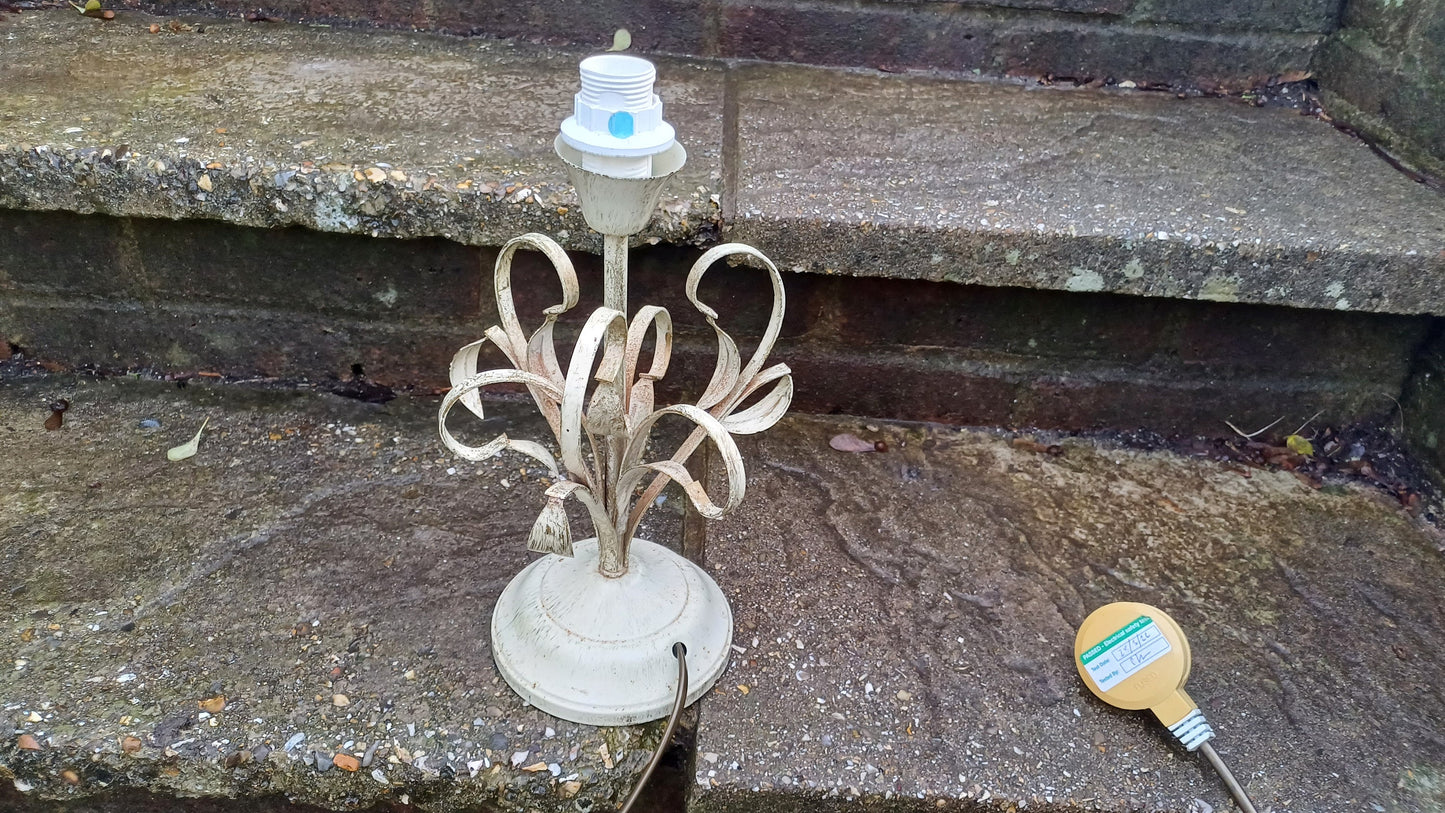 Country Style Shabby Chic Metal Lamp (28cm tall) - working with glass shade