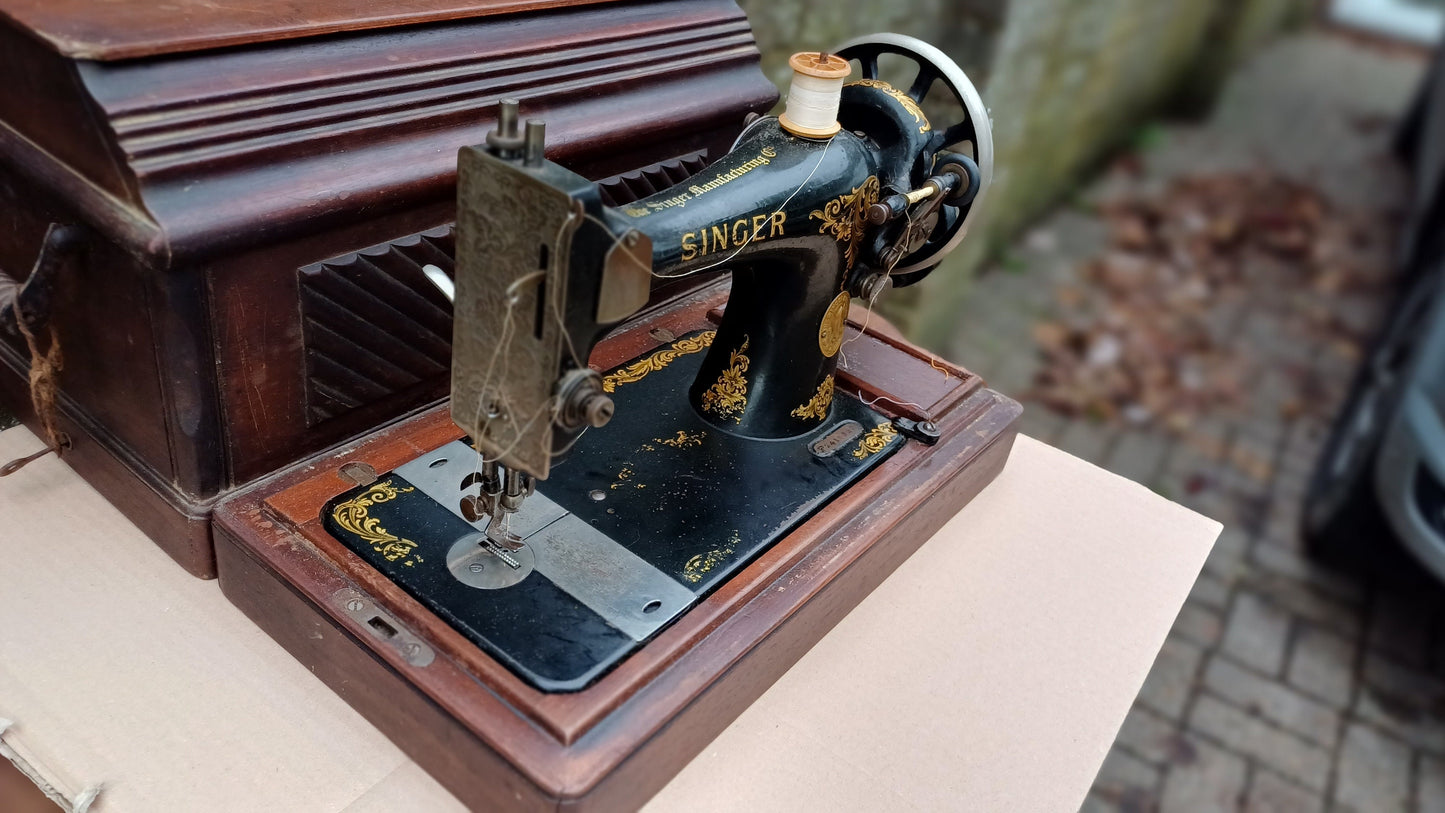 Beautiful Genuine Victorian Singer Sewing Machine Functional. Industrial.