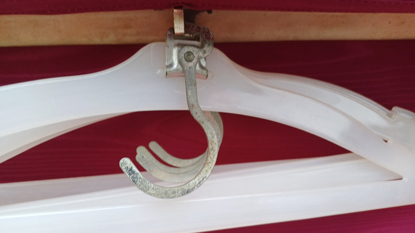 Superb Top Quality Gleneaton Suitcase Brass Fixings Amazing Internal Wardrobe