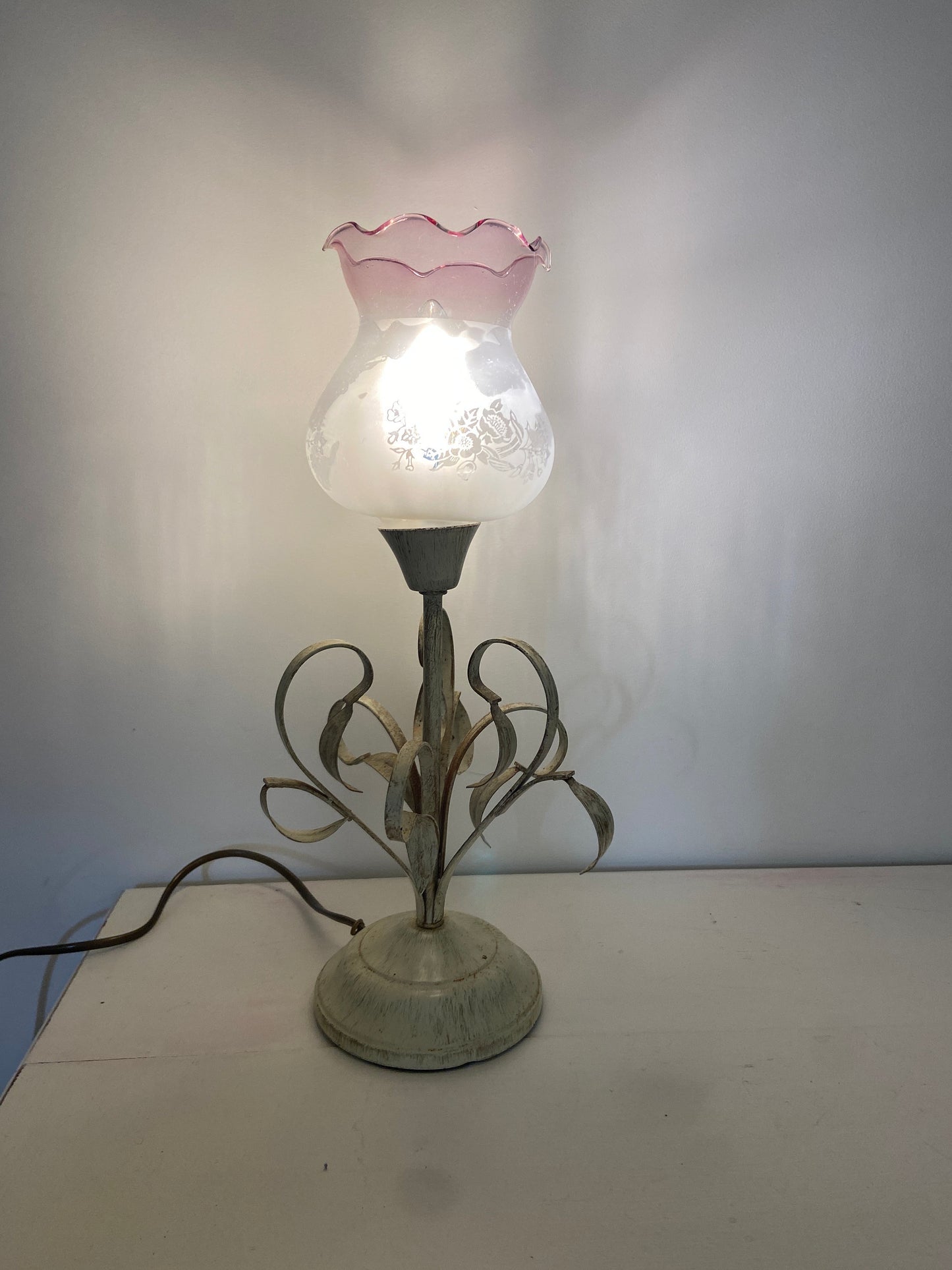 Country Style Shabby Chic Metal Lamp (28cm tall) - working with glass shade