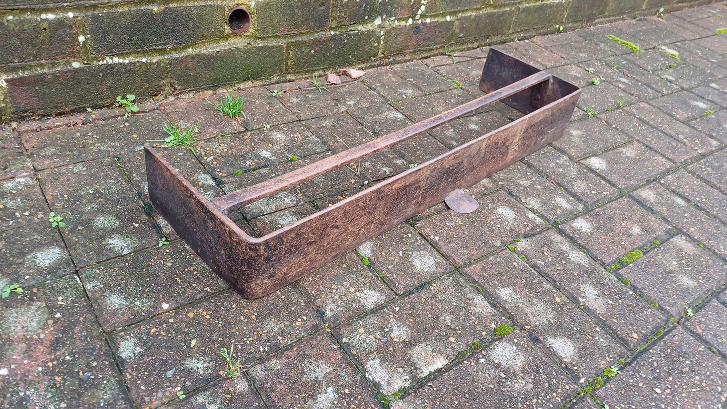 Small Heavy Vintage Victorian Iron Fender Fireplace Fire Guard.