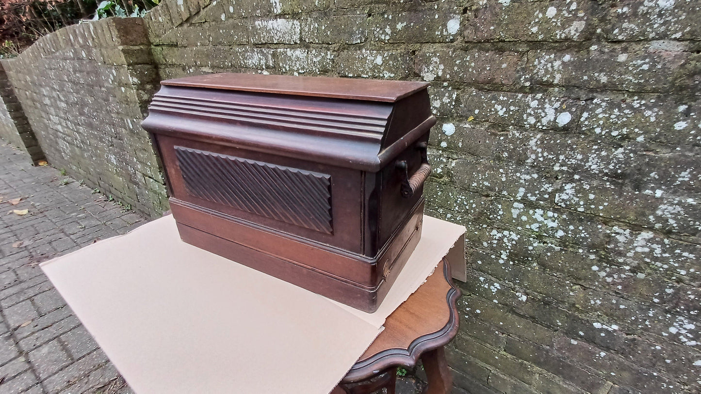 Beautiful Genuine Victorian Singer Sewing Machine Functional. Industrial.