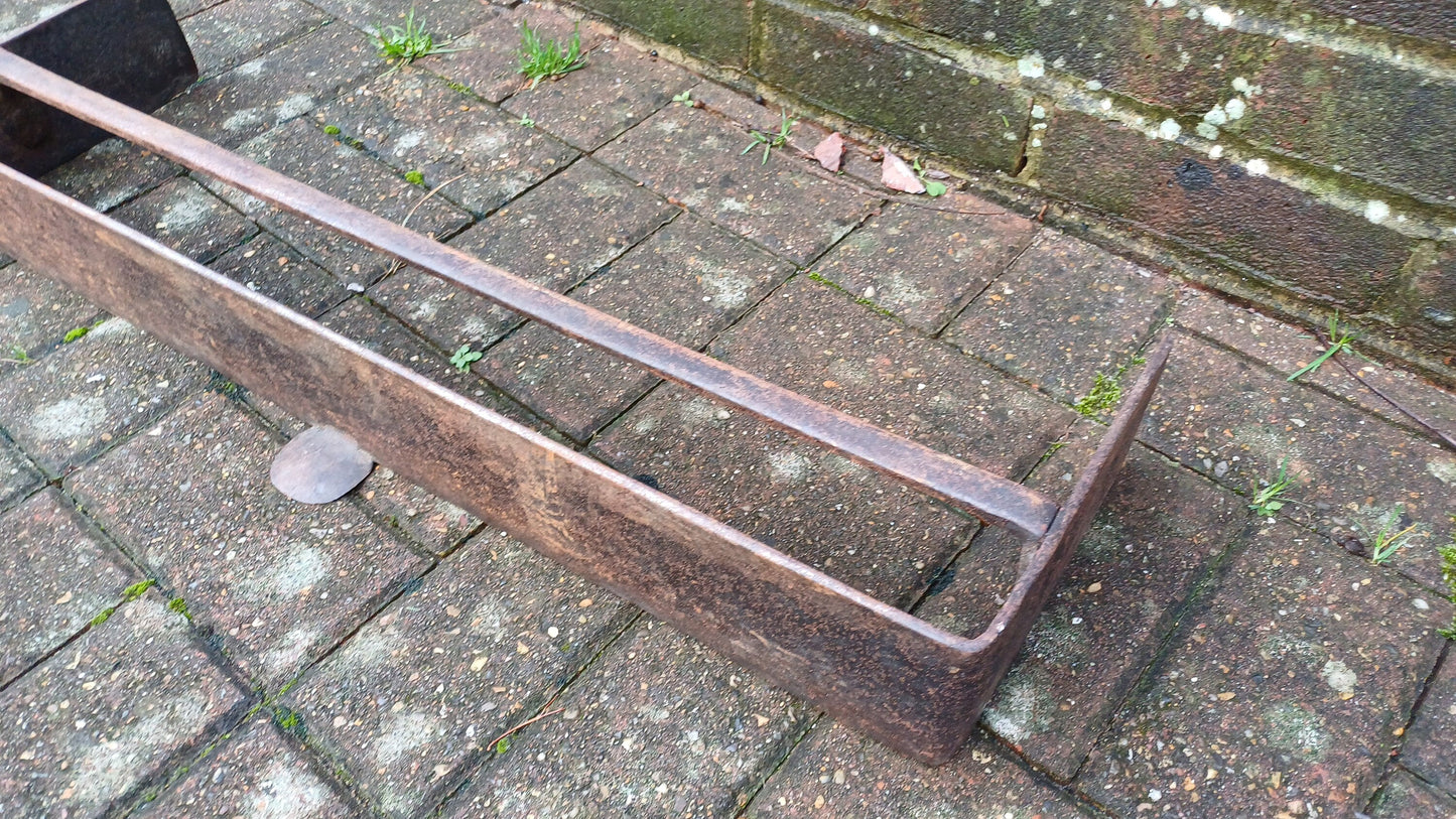 Small Heavy Vintage Victorian Iron Fender Fireplace Fire Guard.