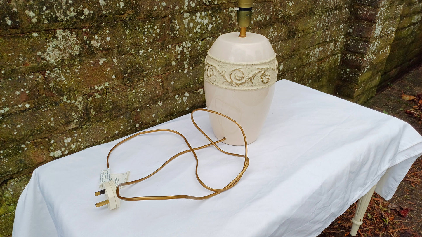 Large 1990s ceramic cream table lamp with Gold pottery effect relief and detail - 37cm tall - working condition