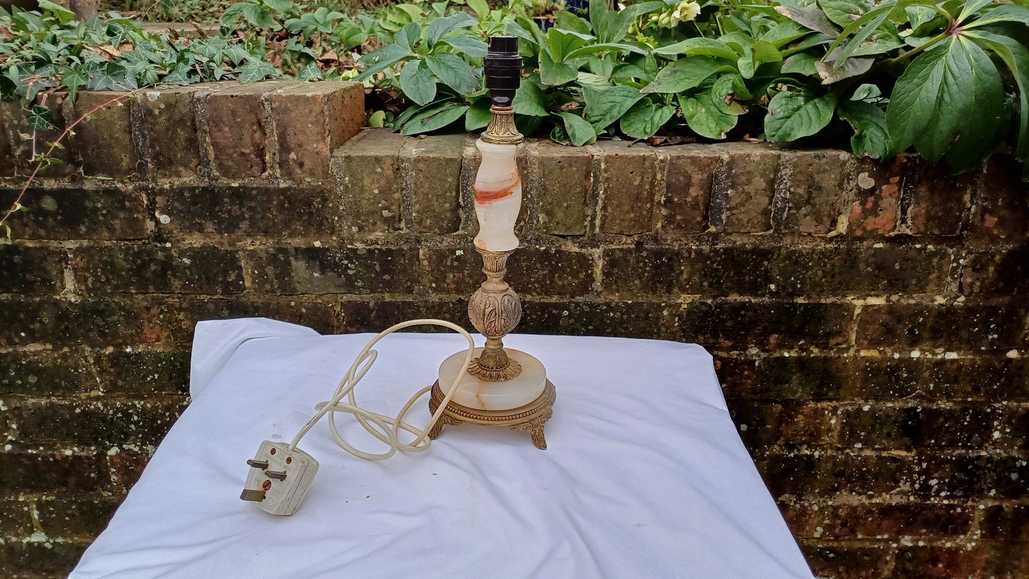 Very attractive Vintage Brass and Onyx Retro Lamp - traditional style but retro - good size 38cm tall and working condition