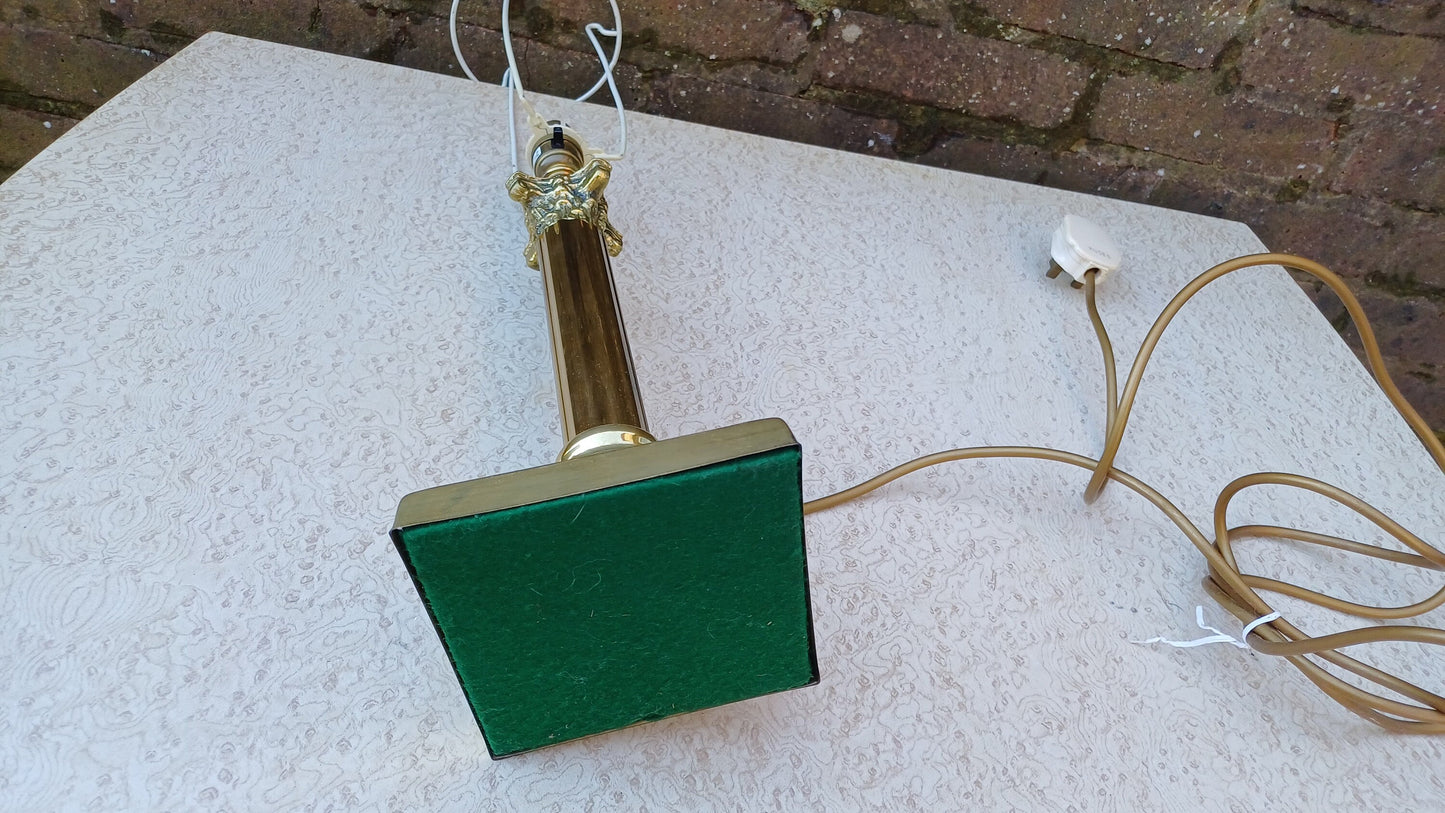Large Vintage Classic Brass Fluted Column Decorative Table Lamp. Working Order.