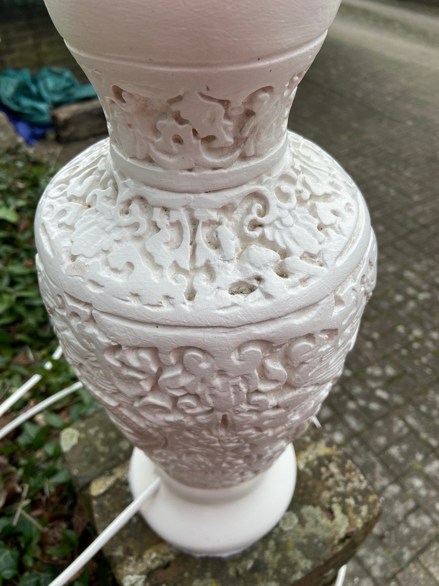 Large vintage Oriental Dragon style handcrafted and handpainted plastercast lamp - dragon detail, cream and beige