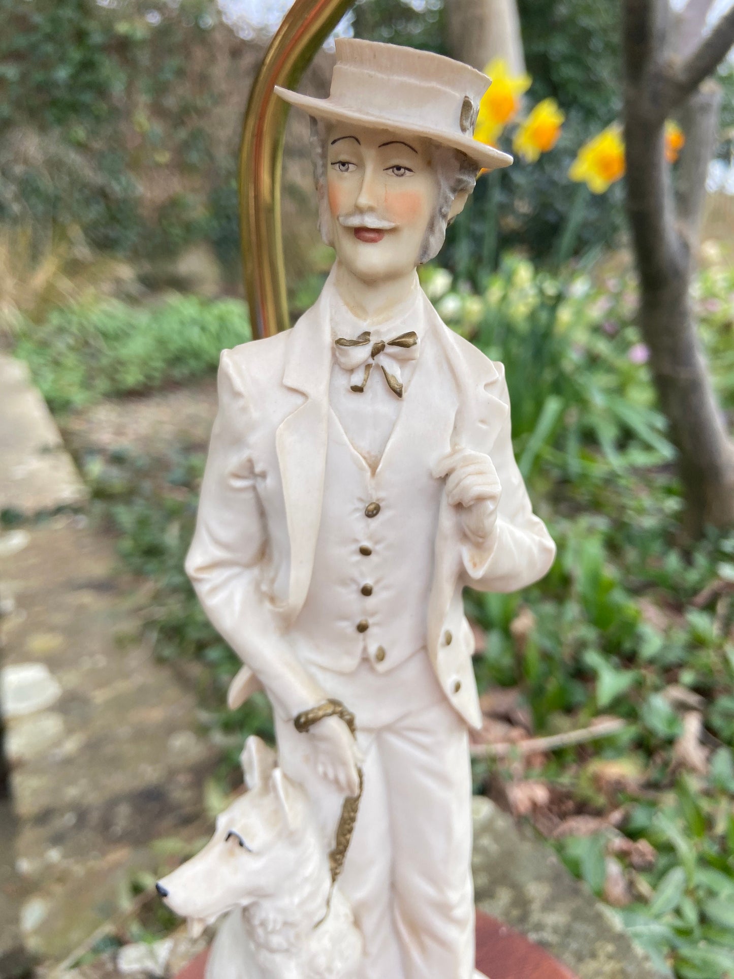 A. Belcari Capodimonte vintage lamp (Man with Dog) and shade, made in Italy - excellent vintage condition and working.
