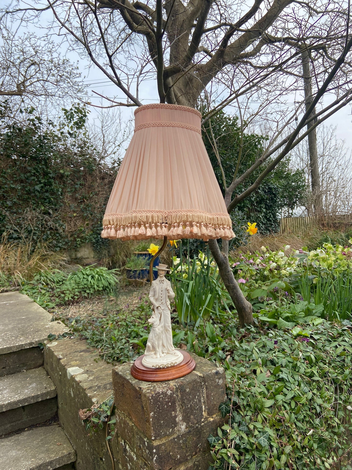 A. Belcari Capodimonte vintage lamp (Man with Dog) and shade, made in Italy - excellent vintage condition and working.