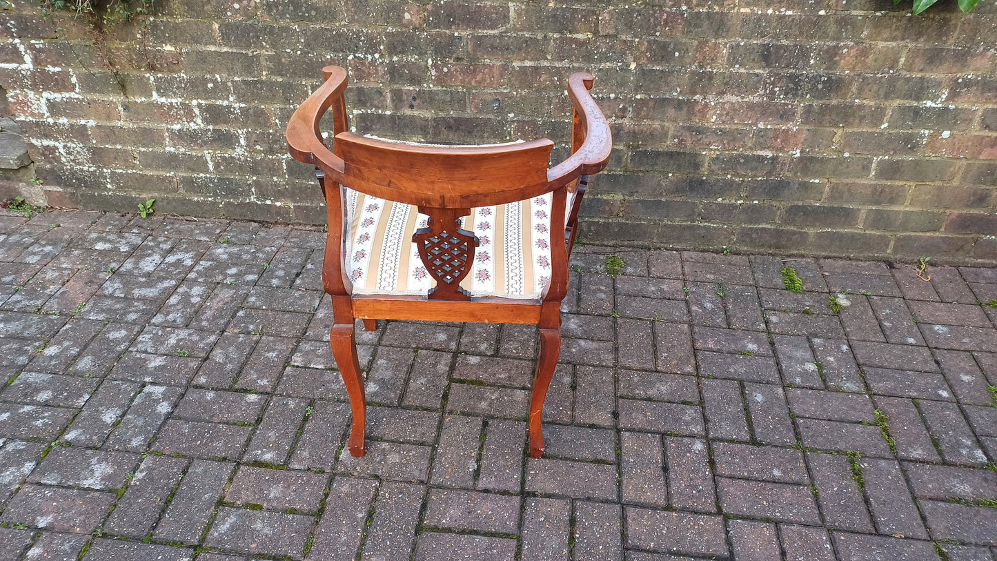Vintage Ornate Mahogany Occasional Decorative Upholstered Chair.