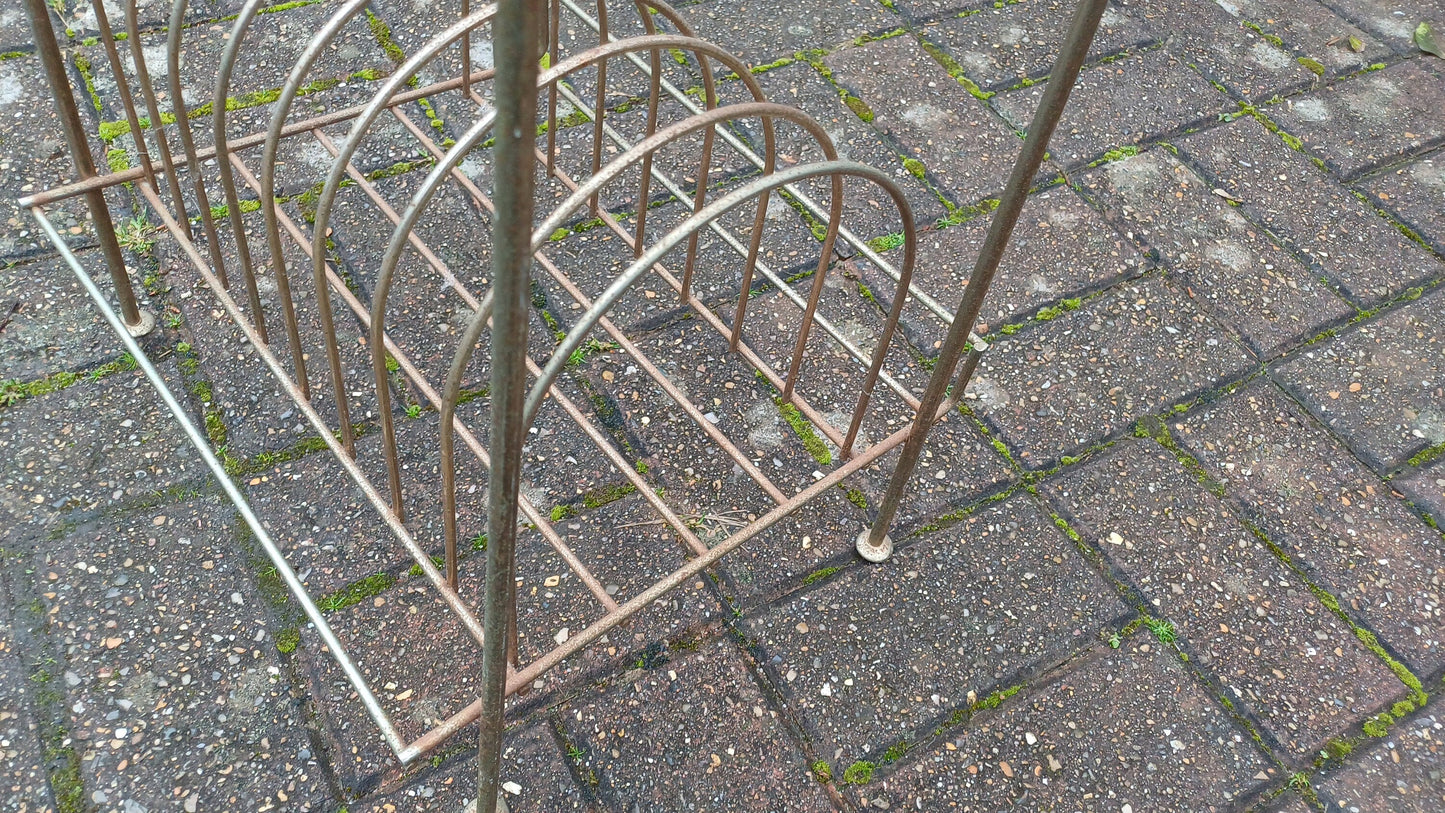 A Superb Vintage Retro 1960s 12 inch LP Metal Record Rack