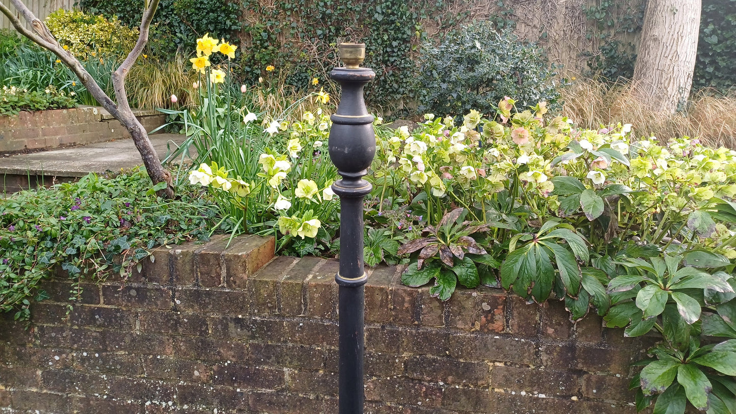 Vintage Black Hand Painted Wooden Stylish Standard Lamp 5 ft
