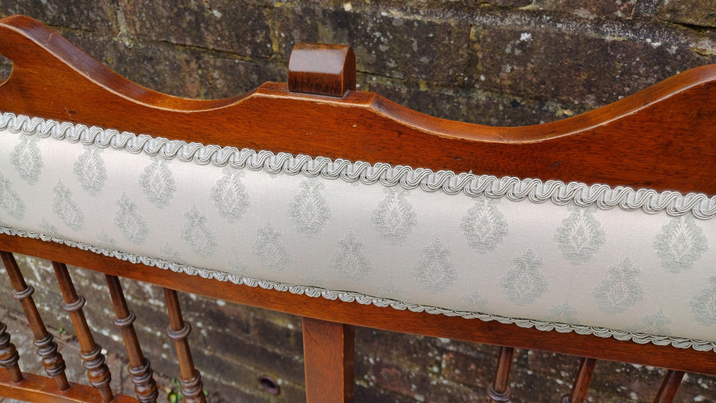 Beautiful Double Seated Edwardian Mahogany Upholstered Chair