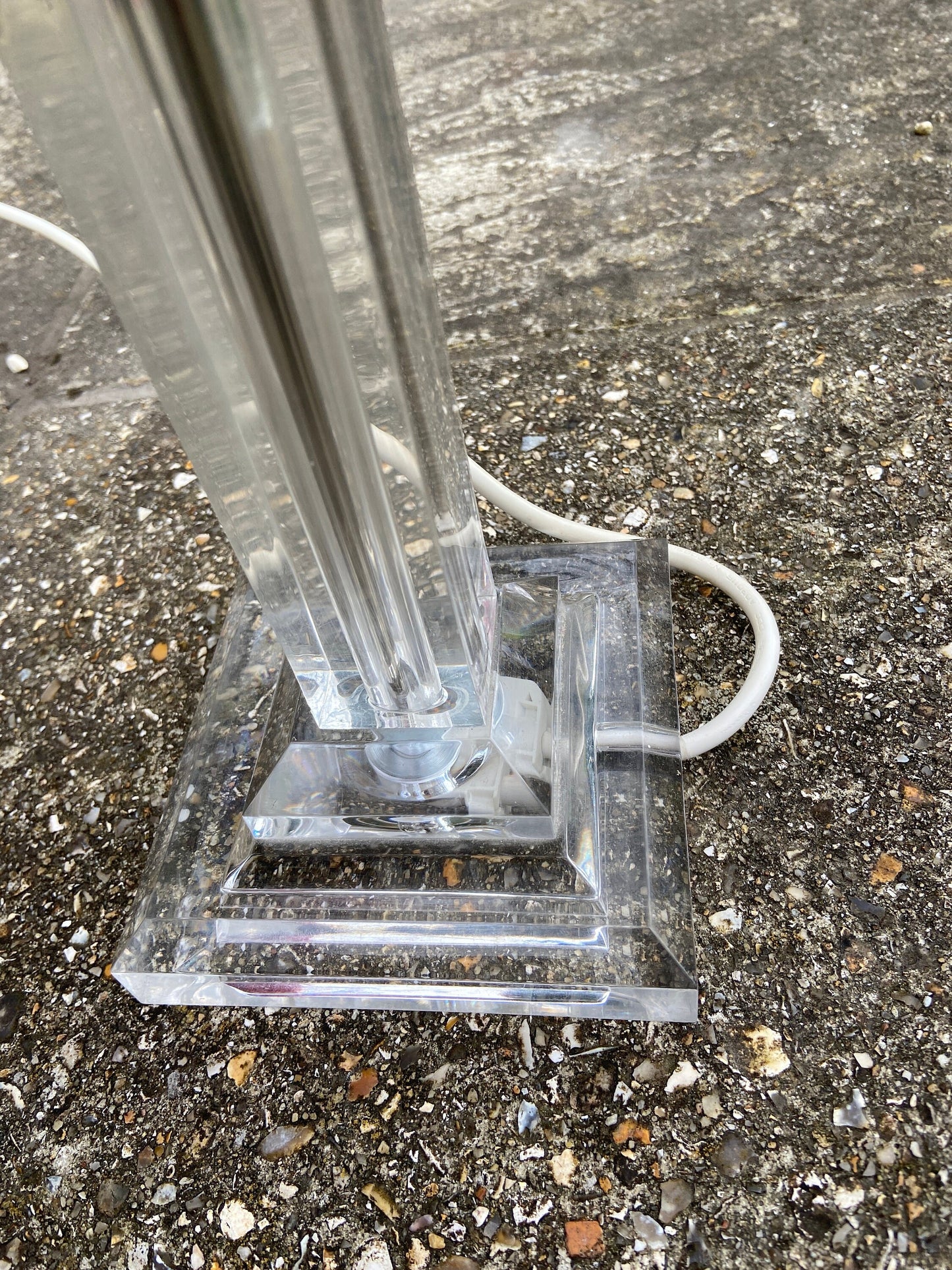 Vintage Geometric Cubic Perspex lamp with new shade - working condition