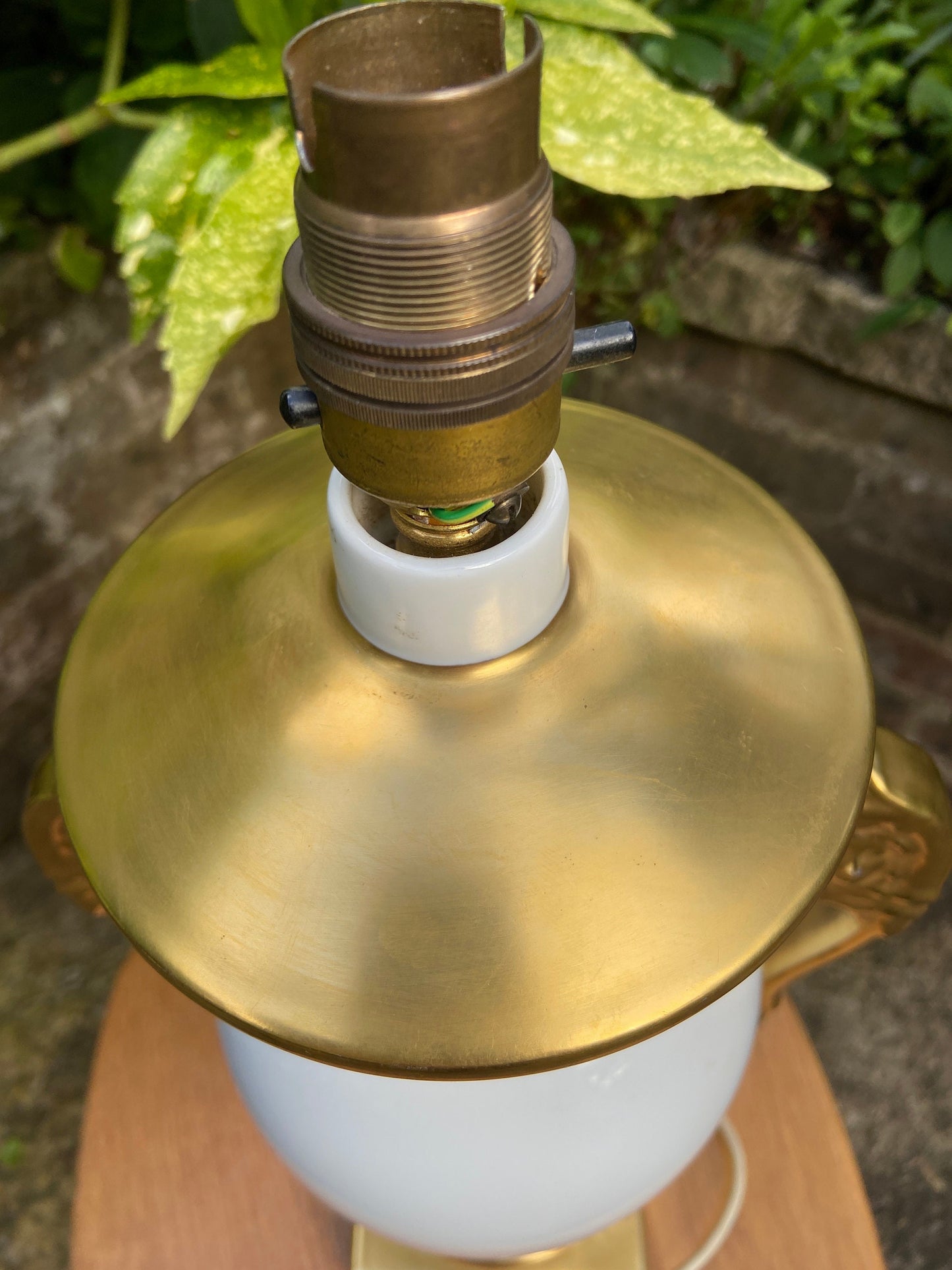Stunning Vintage White and Gold Ceramic Table Lamp in an Ancient Urn style. Excellent condition. Working Lamp. Made in Portugal