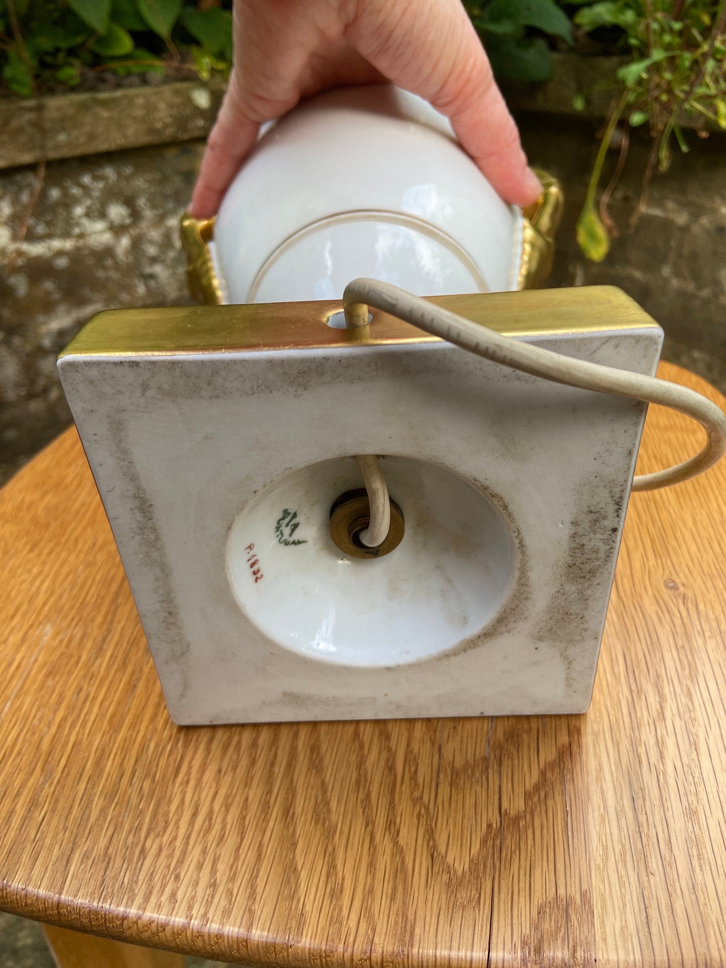 Stunning Vintage White and Gold Ceramic Table Lamp in an Ancient Urn style. Excellent condition. Working Lamp. Made in Portugal