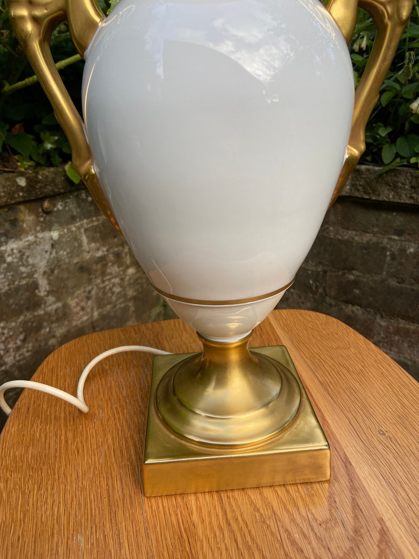 Stunning Vintage White and Gold Ceramic Table Lamp in an Ancient Urn style. Excellent condition. Working Lamp. Made in Portugal