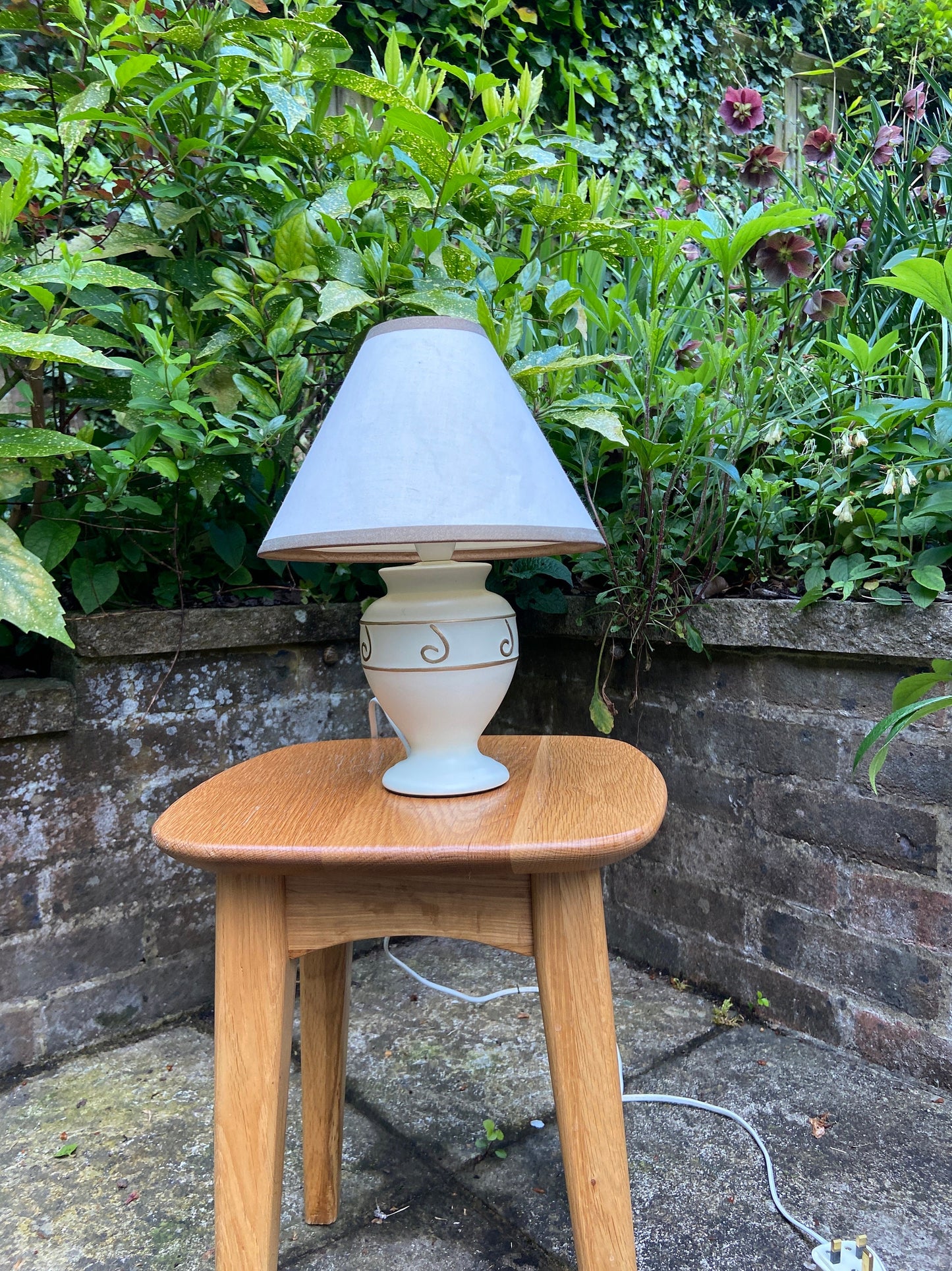 Pretty vintage ceramic china table lamp with gold detail and matching shade - working vintage lamp