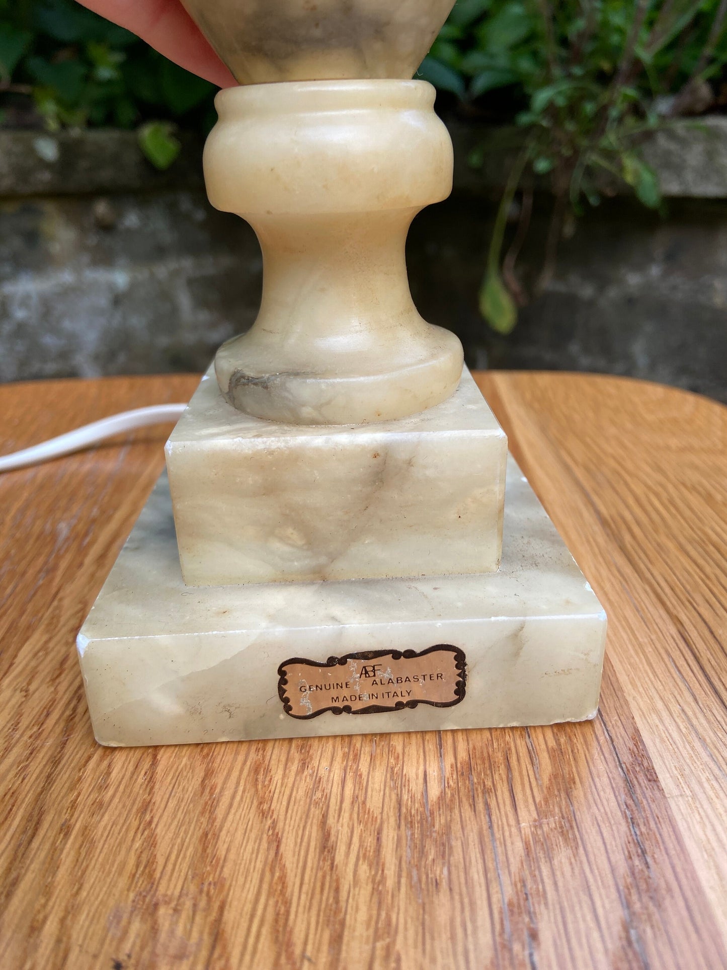 Alabaster (onyx) table lamp, tiered square base, column stem with beautiful shapes, creamy yellow grey veins, vintage lamp, working lamp