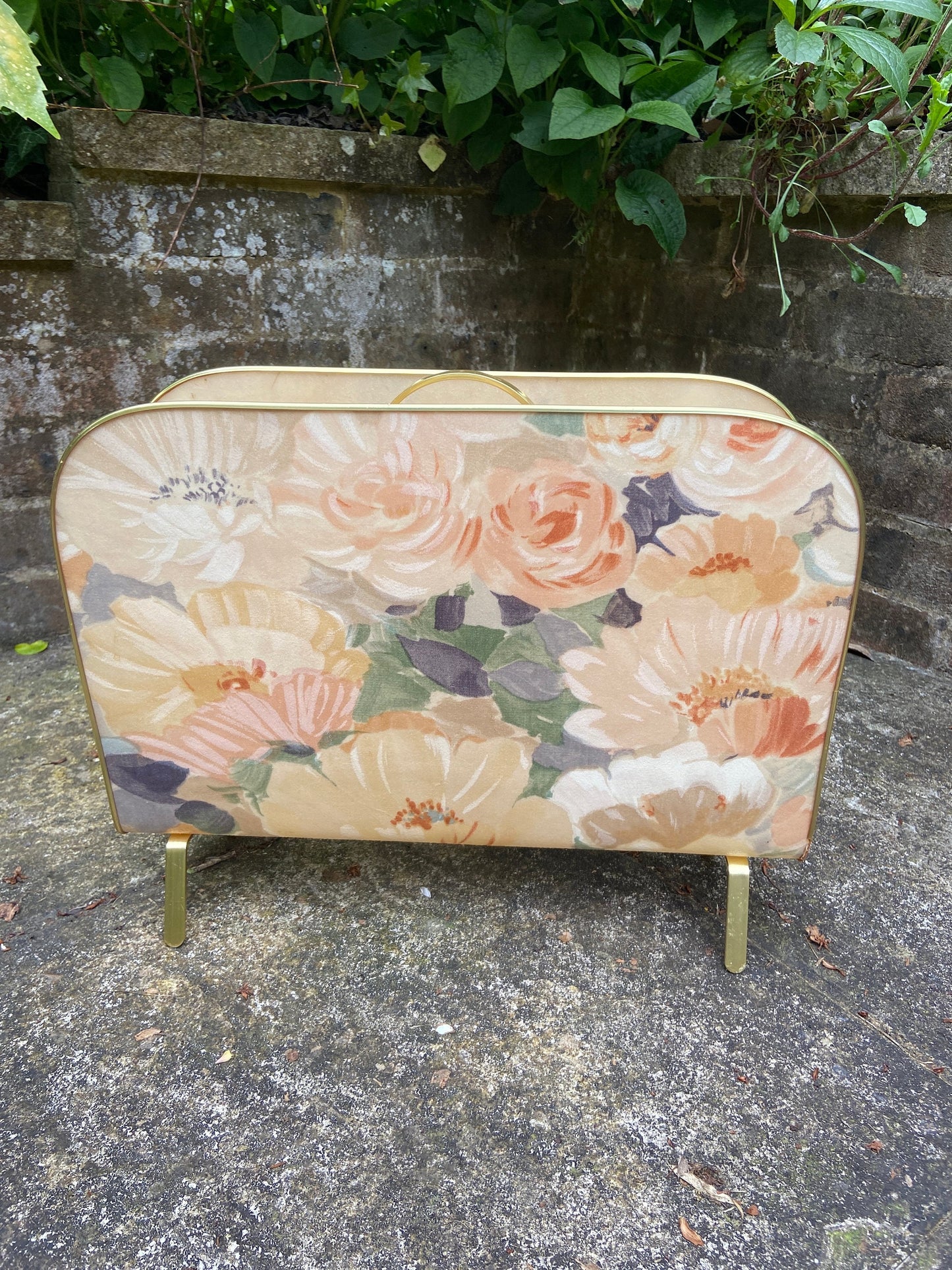 Excellent floral retro mid century magazine newspaper rack - storage unit, plastic floral rack, metal detail, vgc