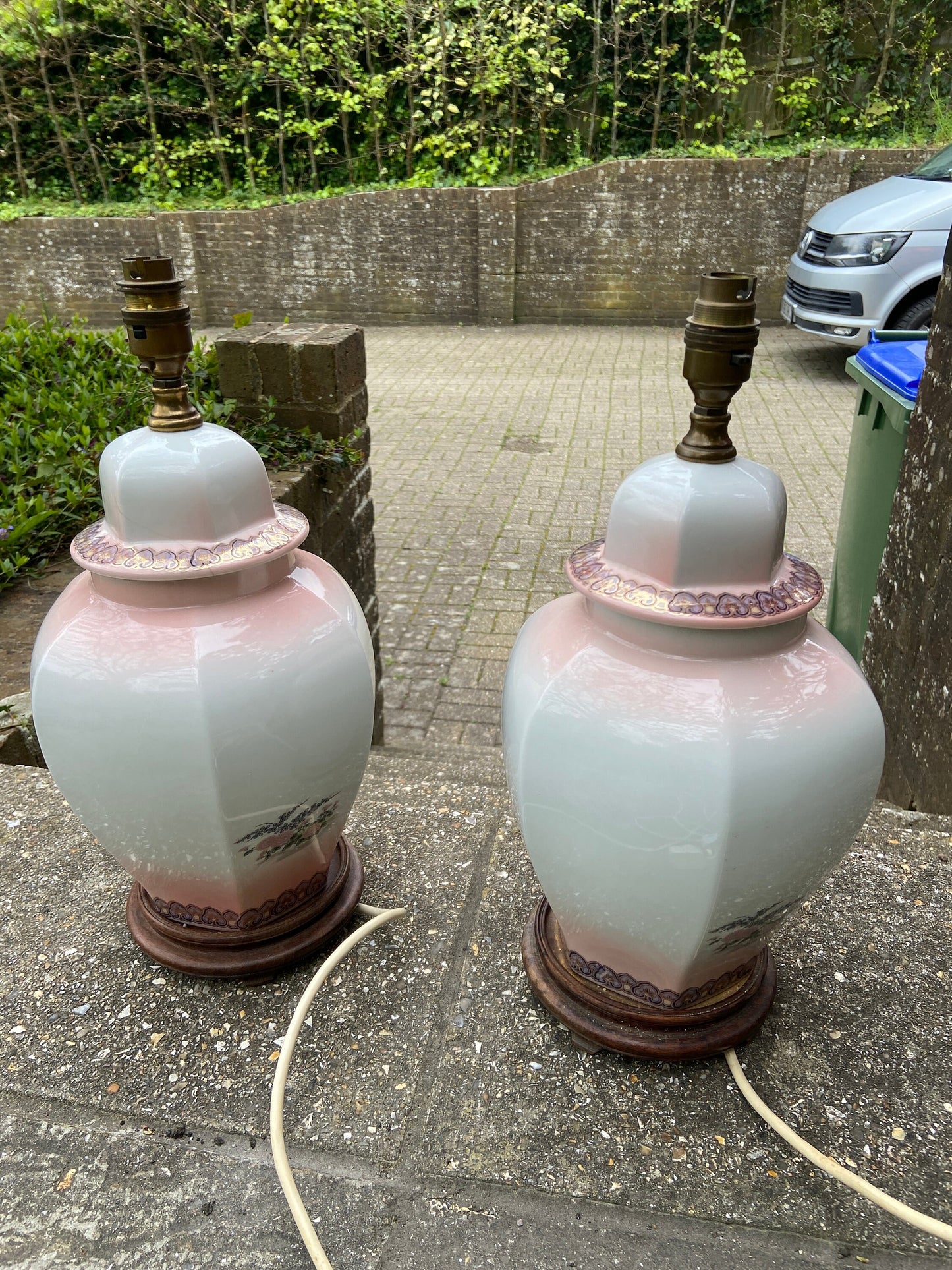 Stunning pair of vintage pink and white oriental chinese ginger jar style lamps - excellent condition, working table lamps, pair table lamps