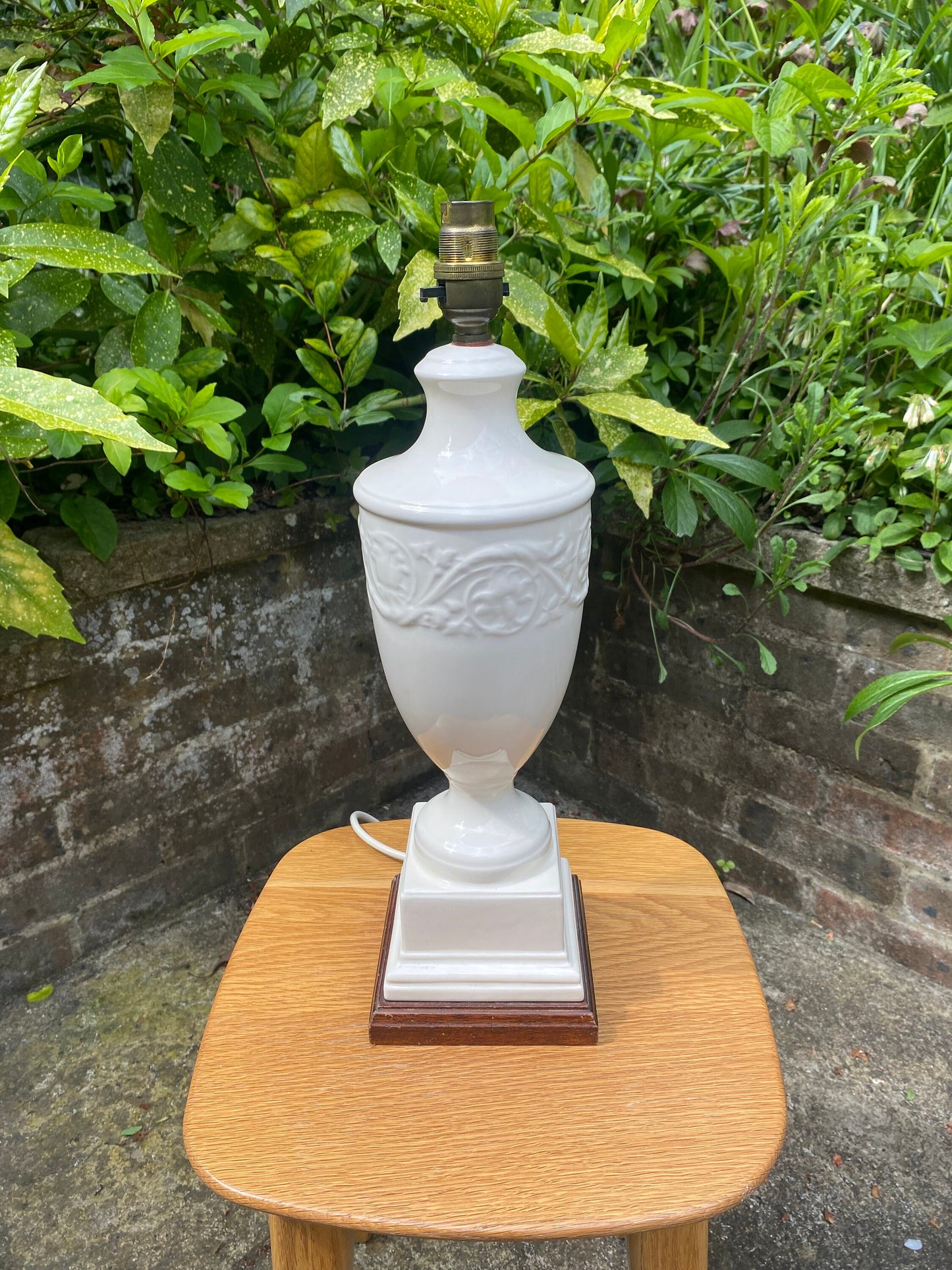 Marvellous large cream classical style ceramic lamp on square wooden base - vintage table lamp, working lamp