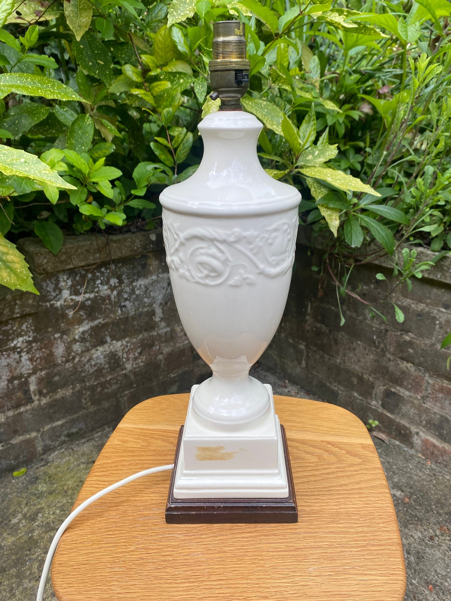 Marvellous large cream classical style ceramic lamp on square wooden base - vintage table lamp, working lamp