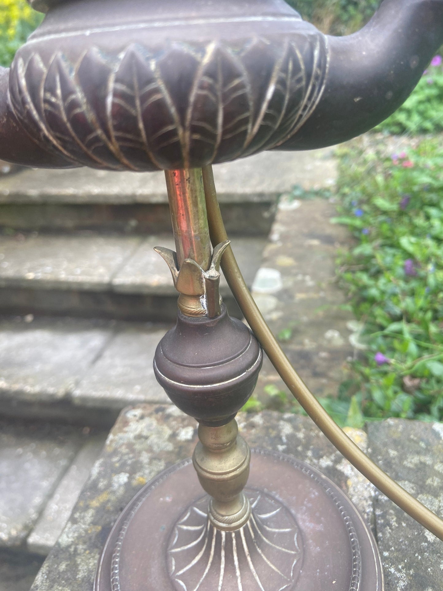 Vintage Florentine Brass Oil Lamp converted into electric table lamp - working vintage antique Italian lamp, circa 1900s