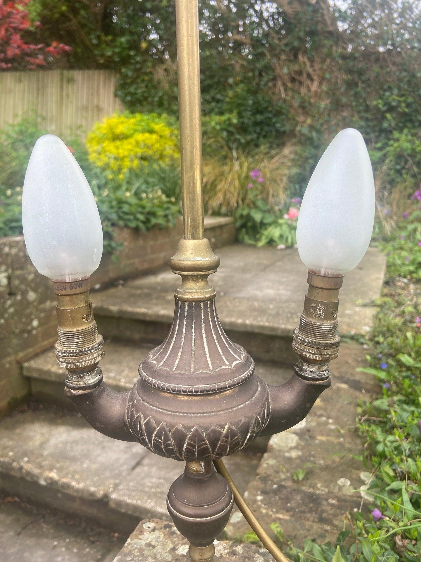 Vintage Florentine Brass Oil Lamp converted into electric table lamp - working vintage antique Italian lamp, circa 1900s