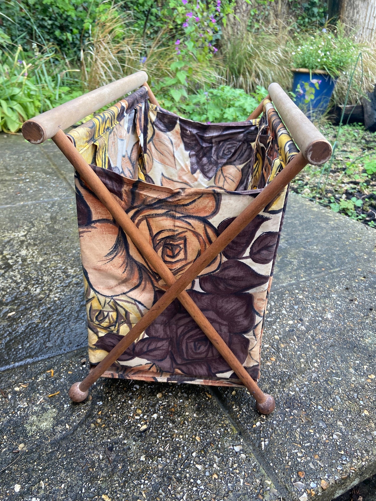 Retro knitting basket, sewing basket, storage basket - fabulous bold bright rose covered material, on classic wooden frame with round feet