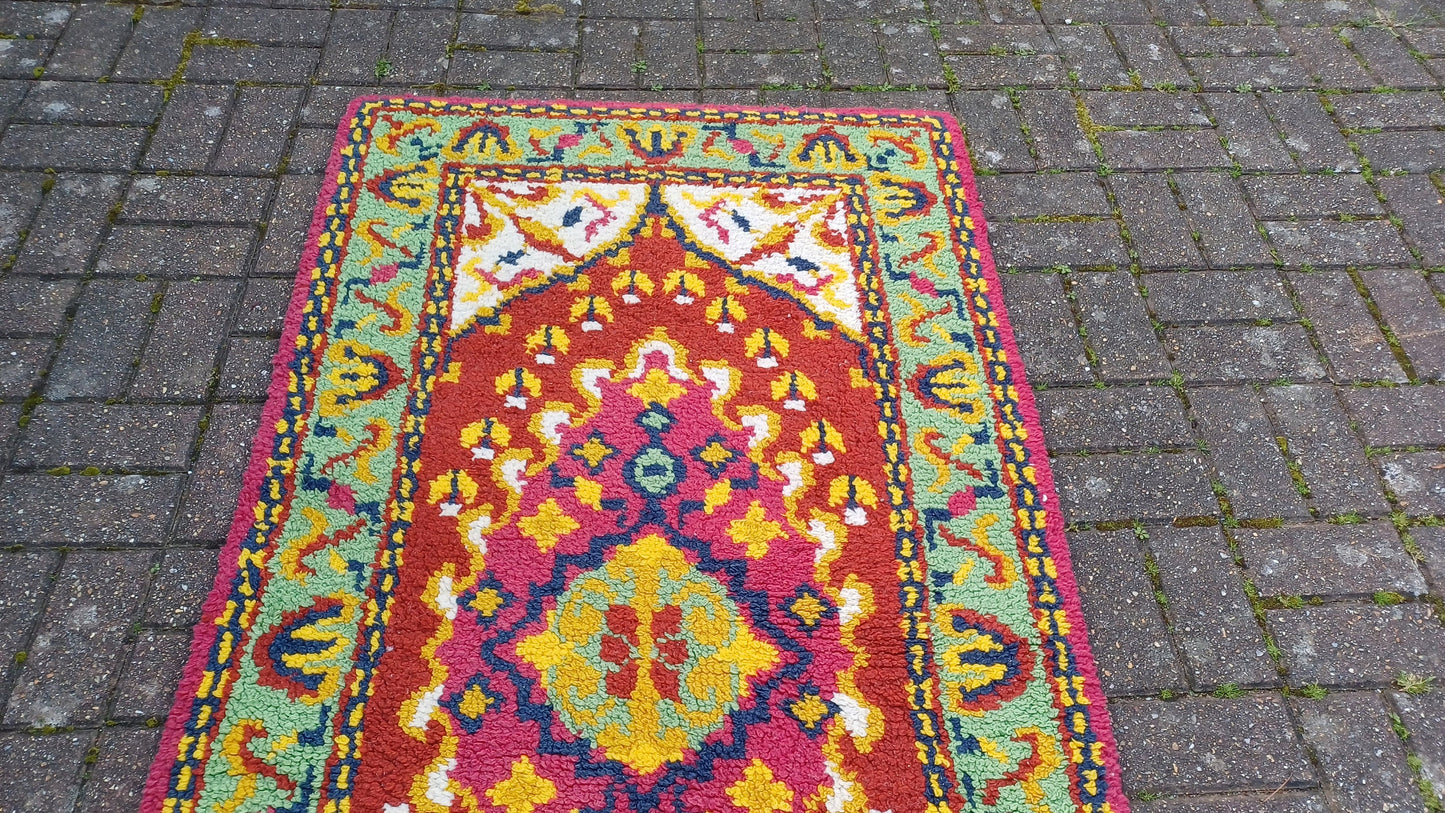 Large Vintage Woollen Red Pattern Woven Decorative Vintage Rug 70s or 80s